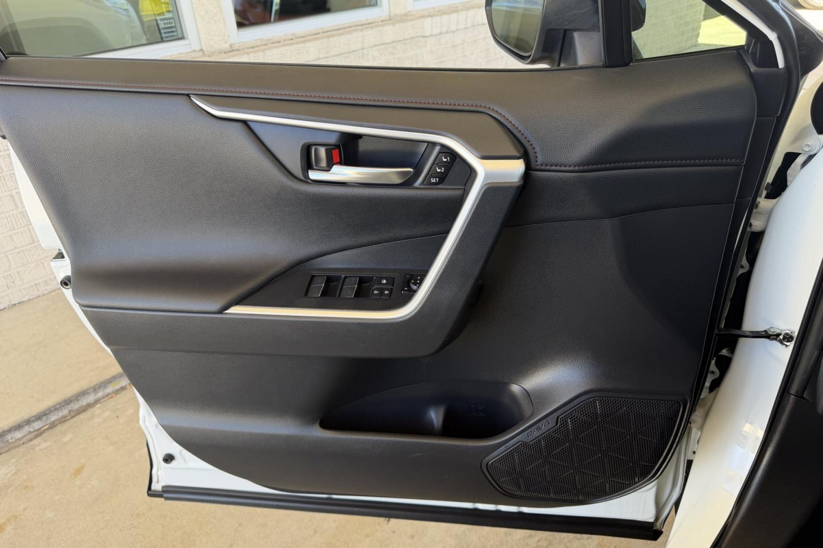 2022 Blizzard Pearl /Black Toyota RAV4 Prime XSE (JTMFB3FV8ND) with an 4 Cyl 2.5 Liter Plug In Hybrid engine, Automatic transmission, located at 2304 W. Main St., Boise, ID, 83702, (208) 342-7777, 43.622105, -116.218658 - Loaded With Safety And Comfort! Hard To Find! Great To Own!- Photo#10