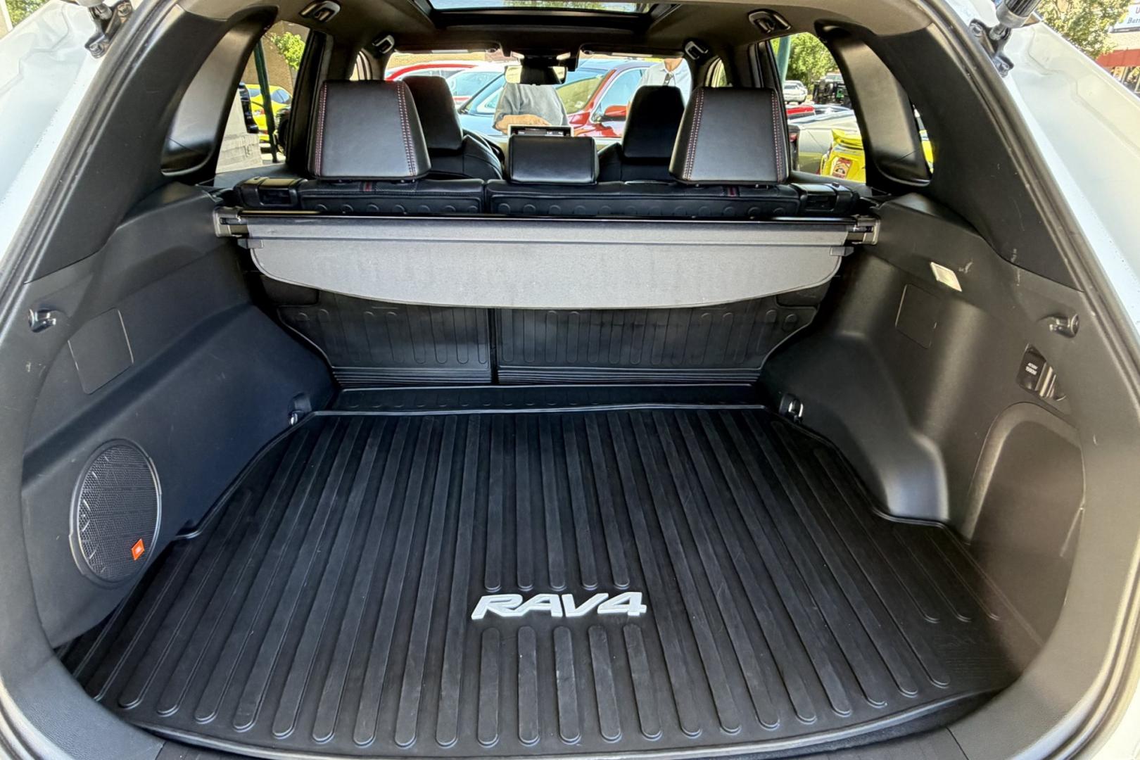 2022 Blizzard Pearl /Black Toyota RAV4 Prime XSE (JTMFB3FV8ND) with an 4 Cyl 2.5 Liter Plug In Hybrid engine, Automatic transmission, located at 2304 W. Main St., Boise, ID, 83702, (208) 342-7777, 43.622105, -116.218658 - Loaded With Safety And Comfort! Hard To Find! Great To Own!- Photo#23