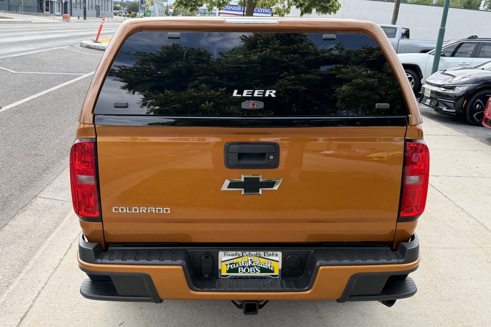 2017 Burning Hot Metallic /Black Chevrolet Colorado Z71 (1GCPTDE14H1) with an 4 Cyl 2.8 Liter Duramax Turbo Diesel engine, Automatic 6 Speed transmission, located at 2304 W. Main St., Boise, ID, 83702, (208) 342-7777, 43.622105, -116.218658 - Matching Leer Shell! Very Clean Colorado Diesel!- Photo#3