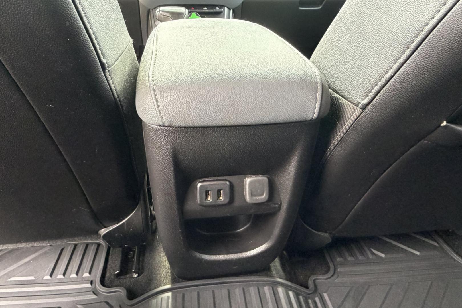 2017 Burning Hot Metallic /Black Chevrolet Colorado Z71 (1GCPTDE14H1) with an 4 Cyl 2.8 Liter Duramax Turbo Diesel engine, Automatic 6 Speed transmission, located at 2304 W. Main St., Boise, ID, 83702, (208) 342-7777, 43.622105, -116.218658 - Matching Leer Shell! Very Clean Colorado Diesel!- Photo#11