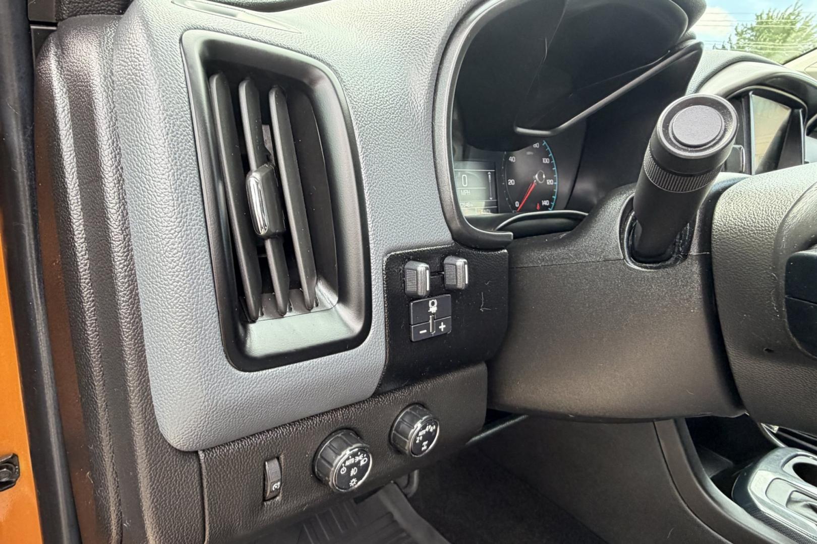 2017 Burning Hot Metallic /Black Chevrolet Colorado Z71 (1GCPTDE14H1) with an 4 Cyl 2.8 Liter Duramax Turbo Diesel engine, Automatic 6 Speed transmission, located at 2304 W. Main St., Boise, ID, 83702, (208) 342-7777, 43.622105, -116.218658 - Matching Leer Shell! Very Clean Colorado Diesel!- Photo#12