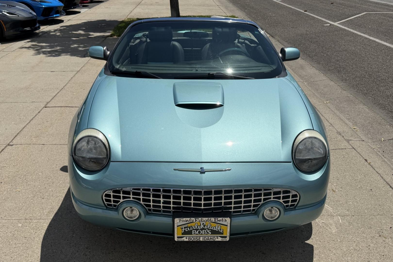 2002 Thunderbird Blue /Thunderbird Blue Ford Thunderbird Deluxe (1FAHP60A22Y) with an V8 3.9 Liter engine, Automatic transmission, located at 2304 W. Main St., Boise, ID, 83702, (208) 342-7777, 43.622105, -116.218658 - Stunning And Rare Color Combination! Hardtop And Power Convertible Soft Top!- Photo#20