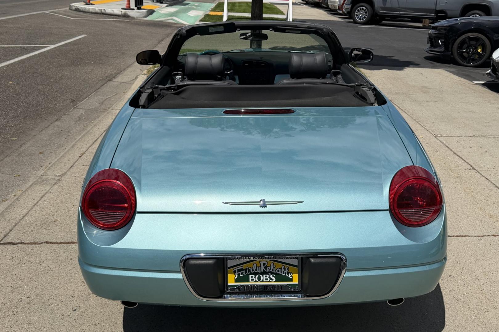 2002 Thunderbird Blue /Thunderbird Blue Ford Thunderbird Deluxe (1FAHP60A22Y) with an V8 3.9 Liter engine, Automatic transmission, located at 2304 W. Main St., Boise, ID, 83702, (208) 342-7777, 43.622105, -116.218658 - Stunning And Rare Color Combination! Hardtop And Power Convertible Soft Top!- Photo#18