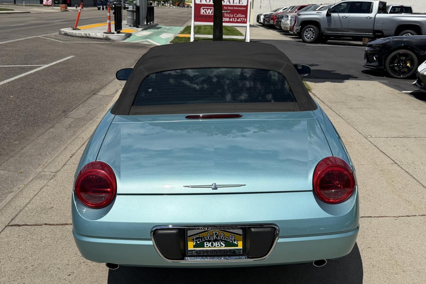 2002 Thunderbird Blue /Thunderbird Blue Ford Thunderbird Deluxe (1FAHP60A22Y) with an V8 3.9 Liter engine, Automatic transmission, located at 2304 W. Main St., Boise, ID, 83702, (208) 342-7777, 43.622105, -116.218658 - Stunning And Rare Color Combination! Hardtop And Power Convertible Soft Top!- Photo#22