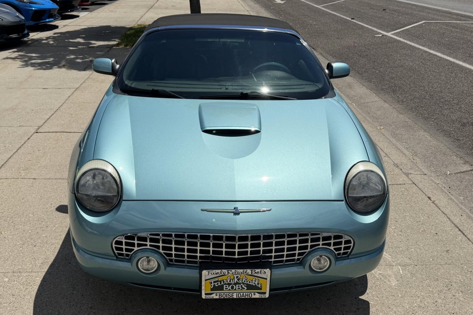 2002 Thunderbird Blue /Thunderbird Blue Ford Thunderbird Deluxe (1FAHP60A22Y) with an V8 3.9 Liter engine, Automatic transmission, located at 2304 W. Main St., Boise, ID, 83702, (208) 342-7777, 43.622105, -116.218658 - Stunning And Rare Color Combination! Hardtop And Power Convertible Soft Top!- Photo#24