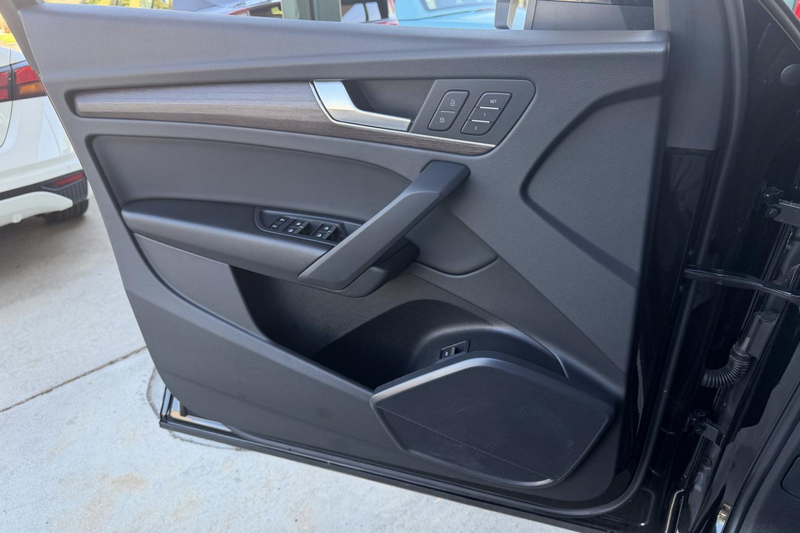2024 Mythos Black /Black Audi Q5 S-Line (WA1GAAFY5R2) with an 4 Cyl 2.0 Liter Turbo engine, Automatic 7 Speed transmission, located at 2304 W. Main St., Boise, ID, 83702, (208) 342-7777, 43.622105, -116.218658 - Remaining Factory Warranty! Smooth Ride!- Photo#6