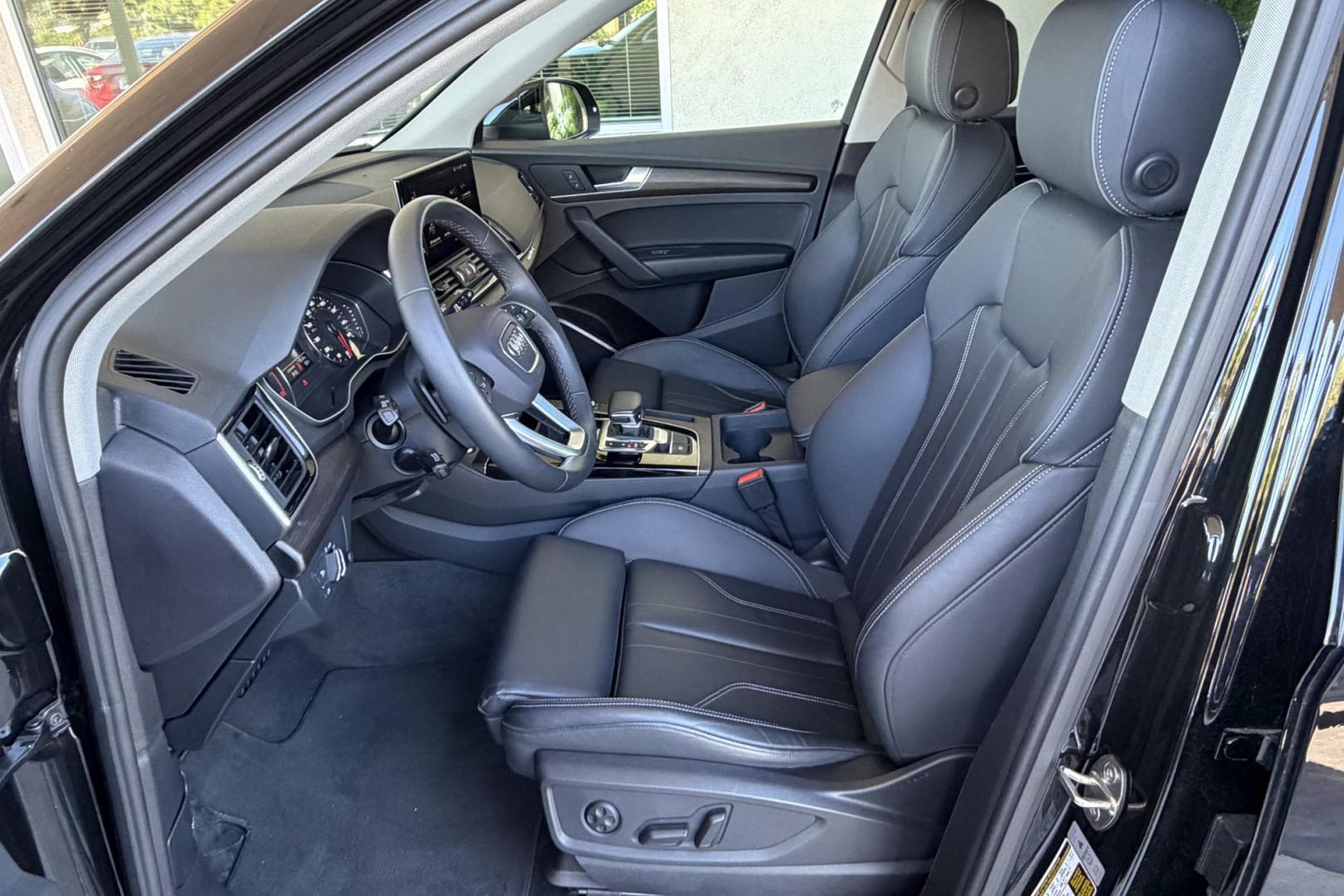 2024 Mythos Black /Black Audi Q5 S-Line (WA1GAAFY5R2) with an 4 Cyl 2.0 Liter Turbo engine, Automatic 7 Speed transmission, located at 2304 W. Main St., Boise, ID, 83702, (208) 342-7777, 43.622105, -116.218658 - Remaining Factory Warranty! Smooth Ride!- Photo#10