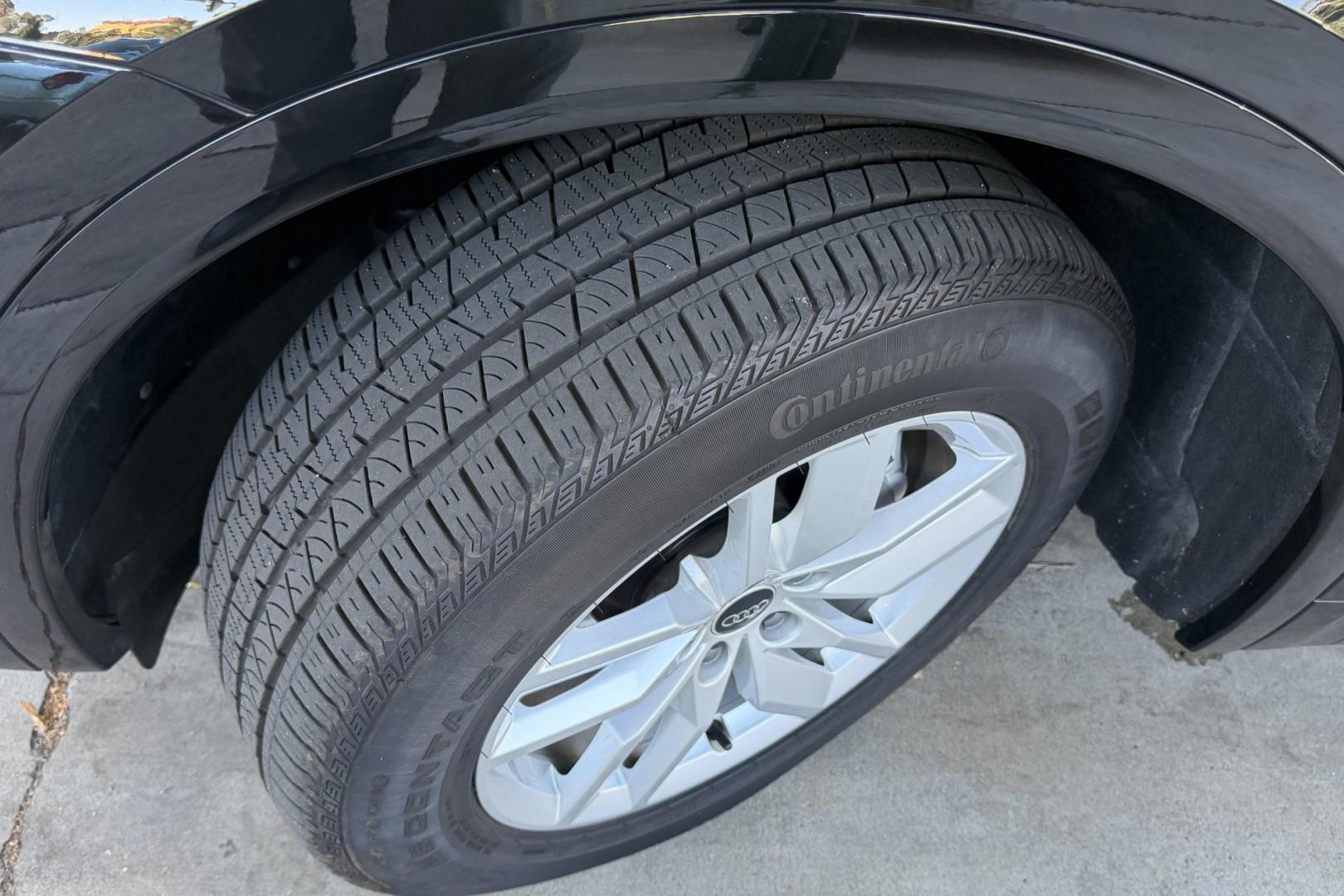 2024 Mythos Black /Black Audi Q5 S-Line (WA1GAAFY5R2) with an 4 Cyl 2.0 Liter Turbo engine, Automatic 7 Speed transmission, located at 2304 W. Main St., Boise, ID, 83702, (208) 342-7777, 43.622105, -116.218658 - Remaining Factory Warranty! Smooth Ride!- Photo#17