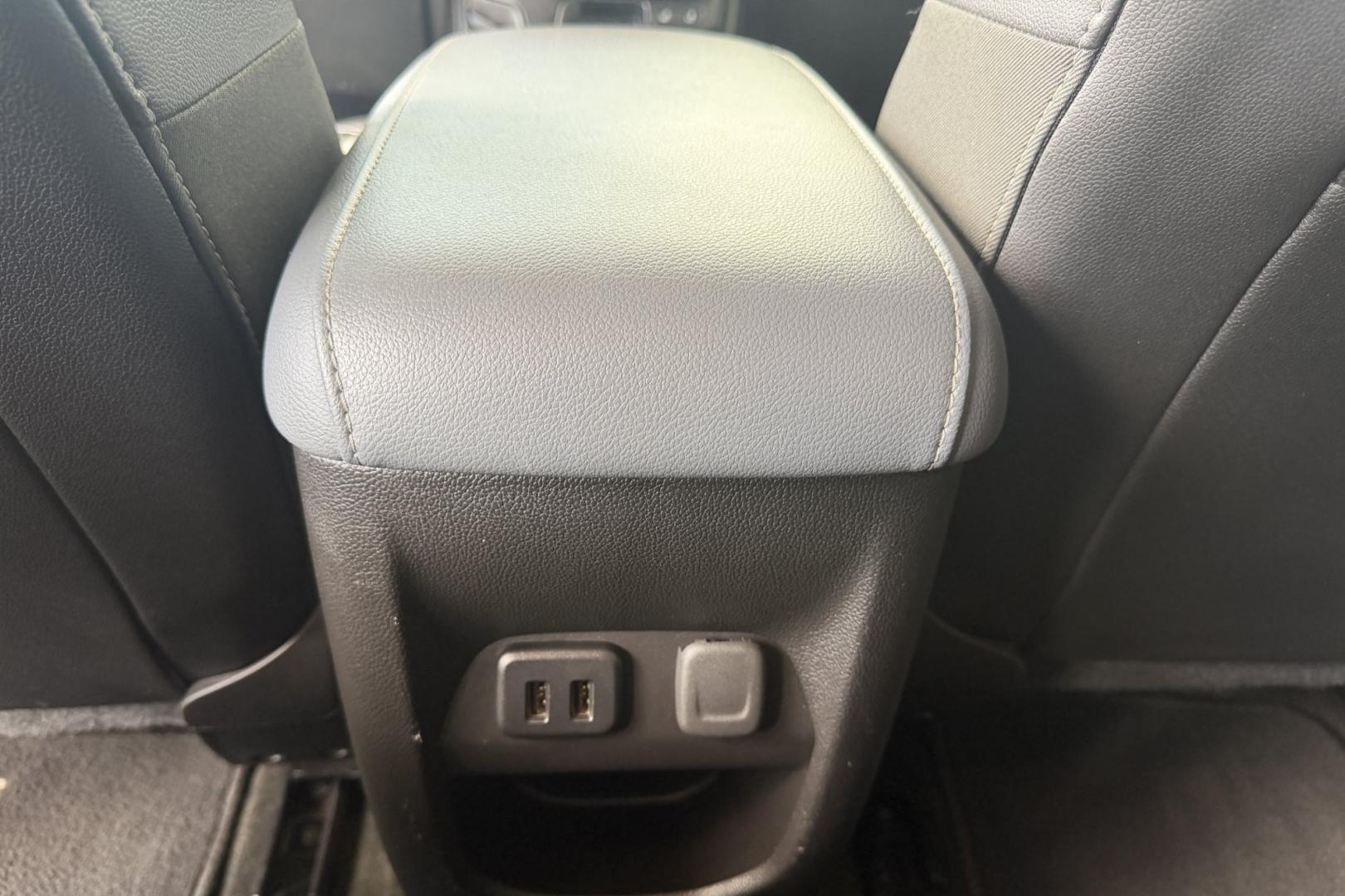 2018 Kinetic Blue Metallic /Jet Black Chevrolet Colorado Z/71 (1GCGTDEN5J1) with an V6 3.6 Liter engine, Automatic 8 Speed transmission, located at 2304 W. Main St., Boise, ID, 83702, (208) 342-7777, 43.622105, -116.218658 - Rare Color! Ready To Go!- Photo#15