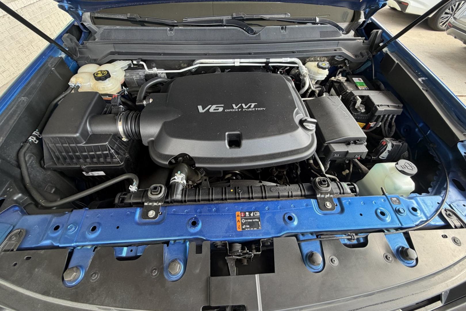 2018 Kinetic Blue Metallic /Jet Black Chevrolet Colorado Z/71 (1GCGTDEN5J1) with an V6 3.6 Liter engine, Automatic 8 Speed transmission, located at 2304 W. Main St., Boise, ID, 83702, (208) 342-7777, 43.622105, -116.218658 - Rare Color! Ready To Go!- Photo#17