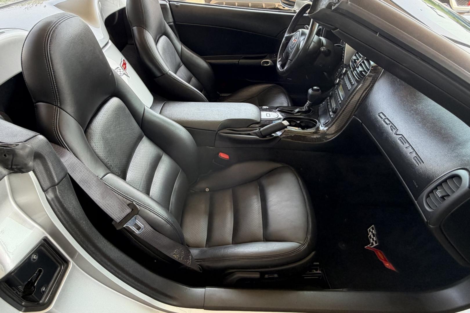 2005 Silver /Black Chevrolet Corvette (1G1YY34U455) with an V8 6.0 Liter engine, Automatic transmission, located at 2304 W. Main St., Boise, ID, 83702, (208) 342-7777, 43.622105, -116.218658 - Ready To Go!- Photo#11
