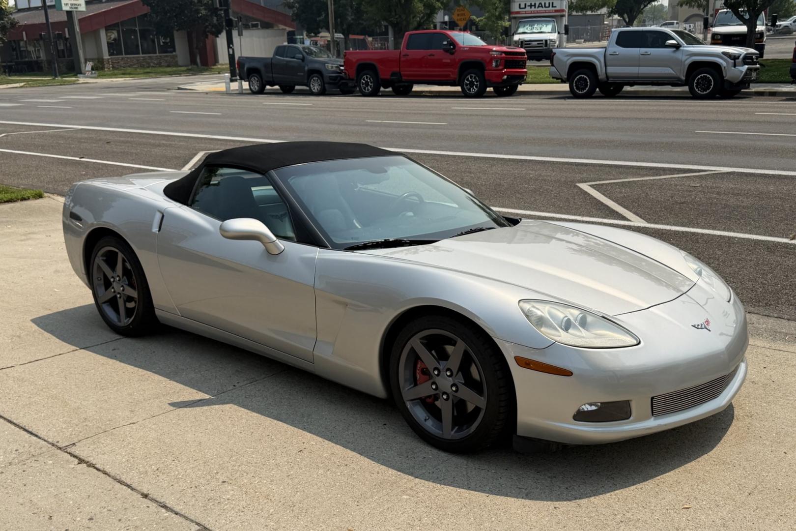 2005 Silver /Black Chevrolet Corvette (1G1YY34U455) with an V8 6.0 Liter engine, Automatic transmission, located at 2304 W. Main St., Boise, ID, 83702, (208) 342-7777, 43.622105, -116.218658 - Ready To Go!- Photo#18