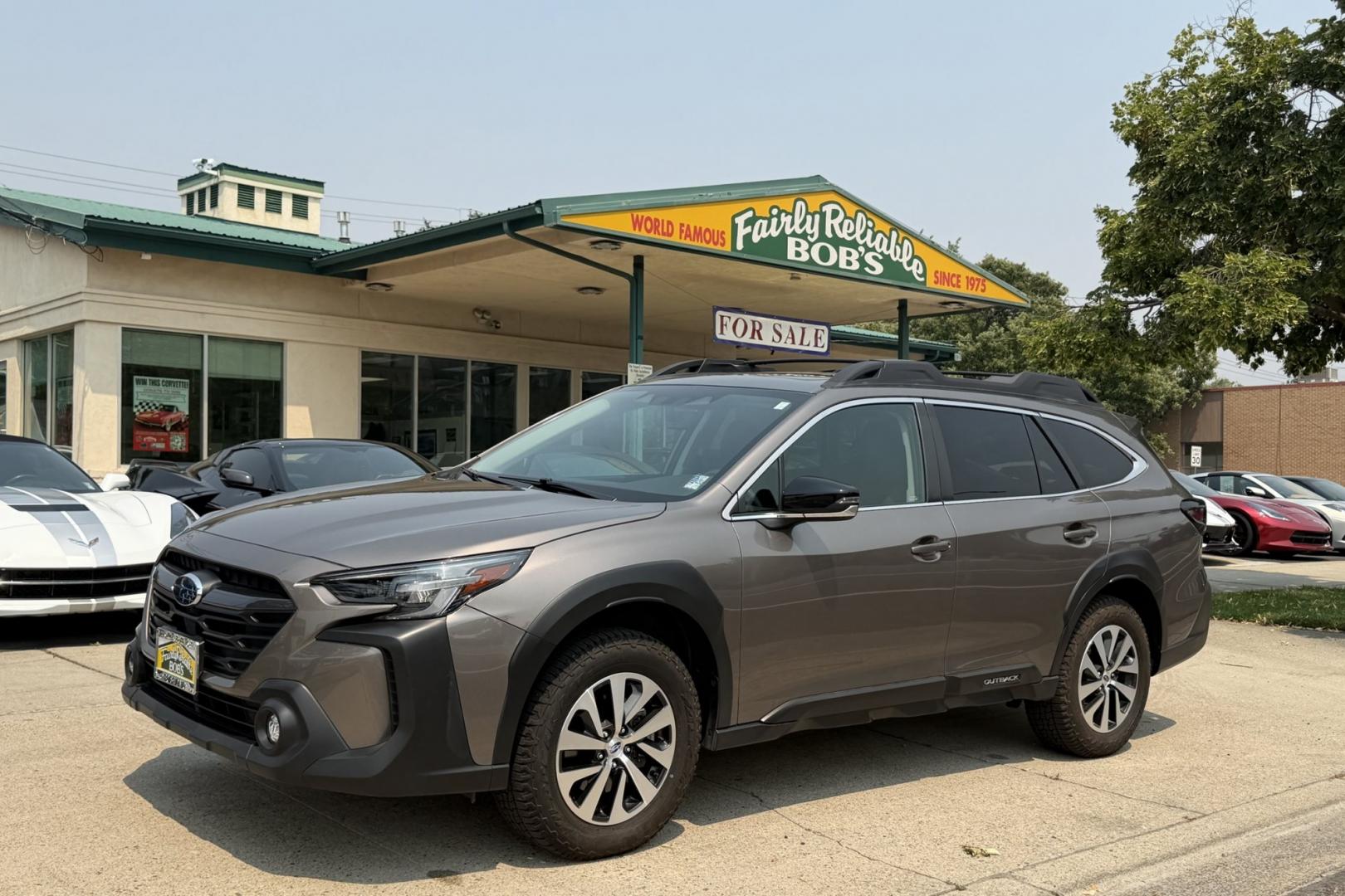 2024 Brilliant Bronze Metallic /Black Subaru Outback Premium (4S4BTAFC4R3) with an H4 2.5 Liter engine, Automatic transmission, located at 2304 W. Main St., Boise, ID, 83702, (208) 342-7777, 43.622105, -116.218658 - Clean Low Mileage Outback!- Photo#0