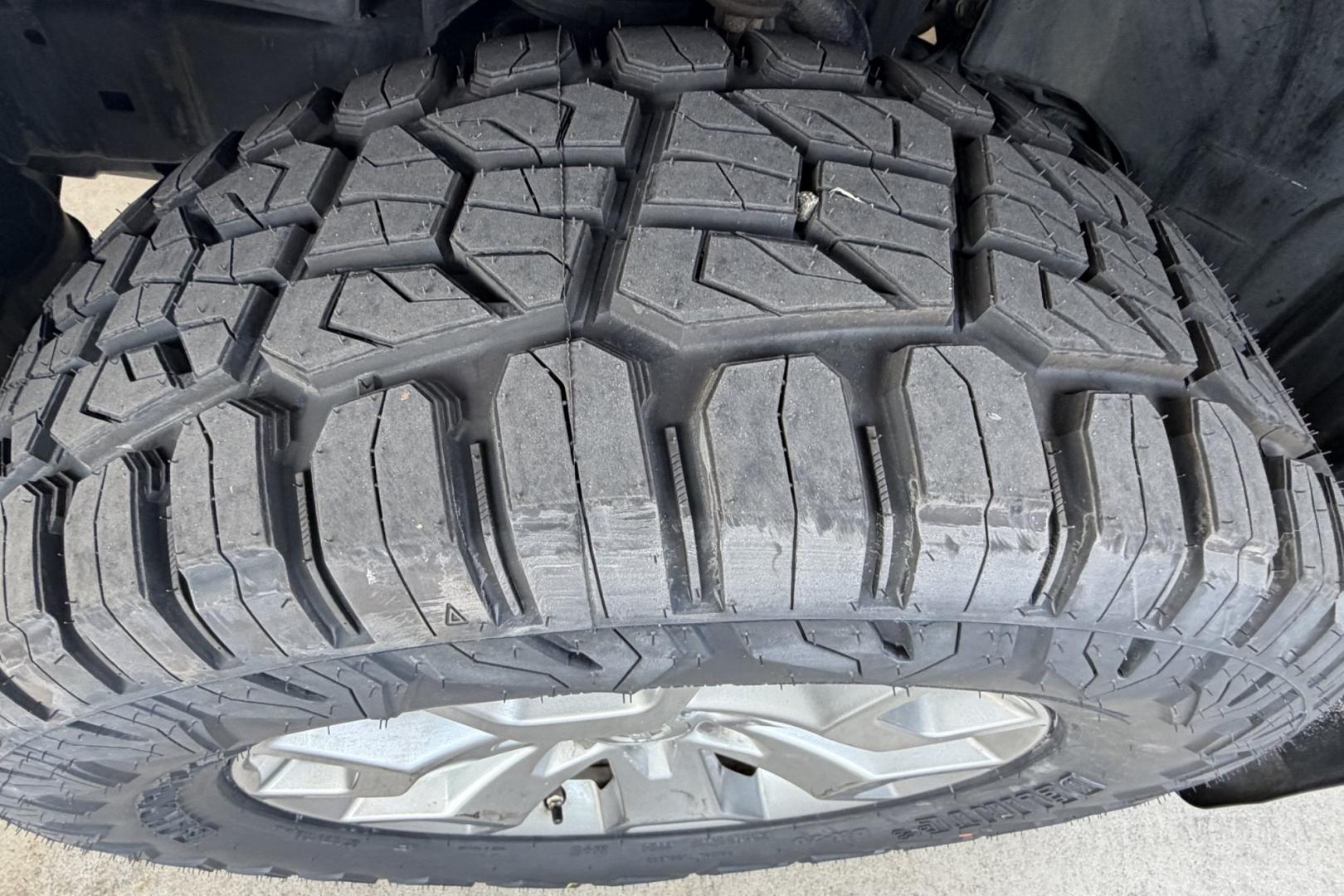 2019 Silver /Gray Nissan Frontier SL (1N6AD0EV3KN) with an V6 4.0 Liter engine, Automatic 5 Speed transmission, located at 2304 W. Main St., Boise, ID, 83702, (208) 342-7777, 43.622105, -116.218658 - New Tires! Ready To Go!- Photo#16