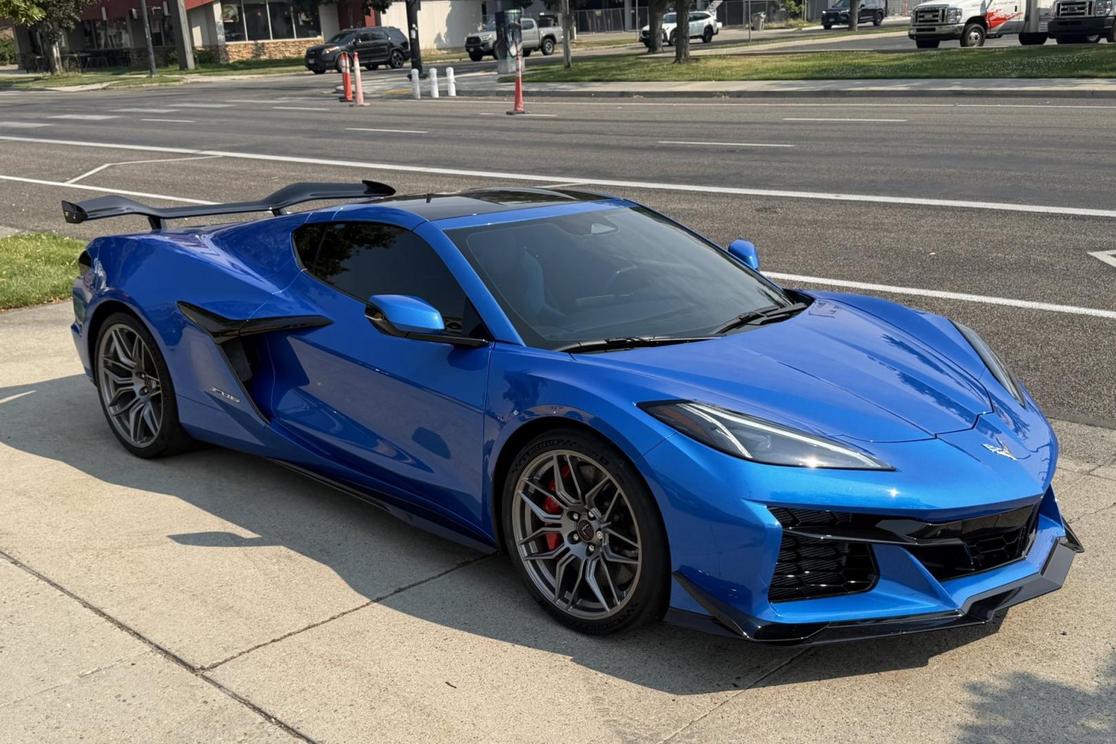 2025 Riptide Blue Metallic /Tension w/ Twilight Blue Dipped Chevrolet Corvette Stingray Z/06 Z/07 3LZ (1G1YF2D39S5) with an V8 5.5 Liter engine, Automatic 8 Speed transmission, located at 2304 W. Main St., Boise, ID, 83702, (208) 342-7777, 43.622105, -116.218658 - Remaining Factory Warranty! This Car Is Beyond Impressive! 670 horsepower and 460 lb-ft of torque!- Photo#28