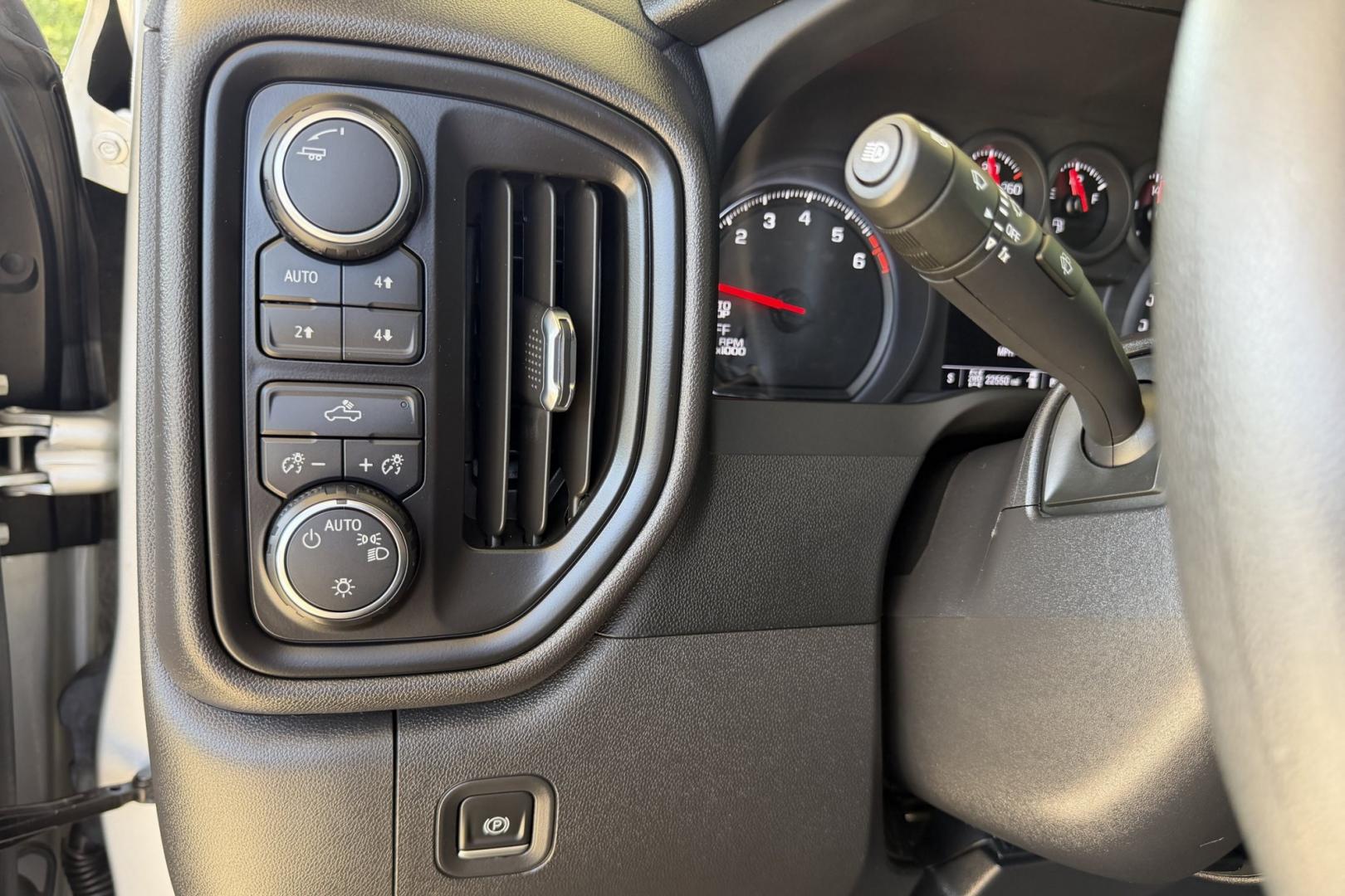 2022 Silver /Black Chevrolet Silverado 1500 Z/71 Trail Boss (3GCPDCED8NG) with an V8 5.3 Liter engine, Automatic 8 Speed transmission, located at 2304 W. Main St., Boise, ID, 83702, (208) 342-7777, 43.622105, -116.218658 - New Tires! Seats 6! Ready To Go!- Photo#7