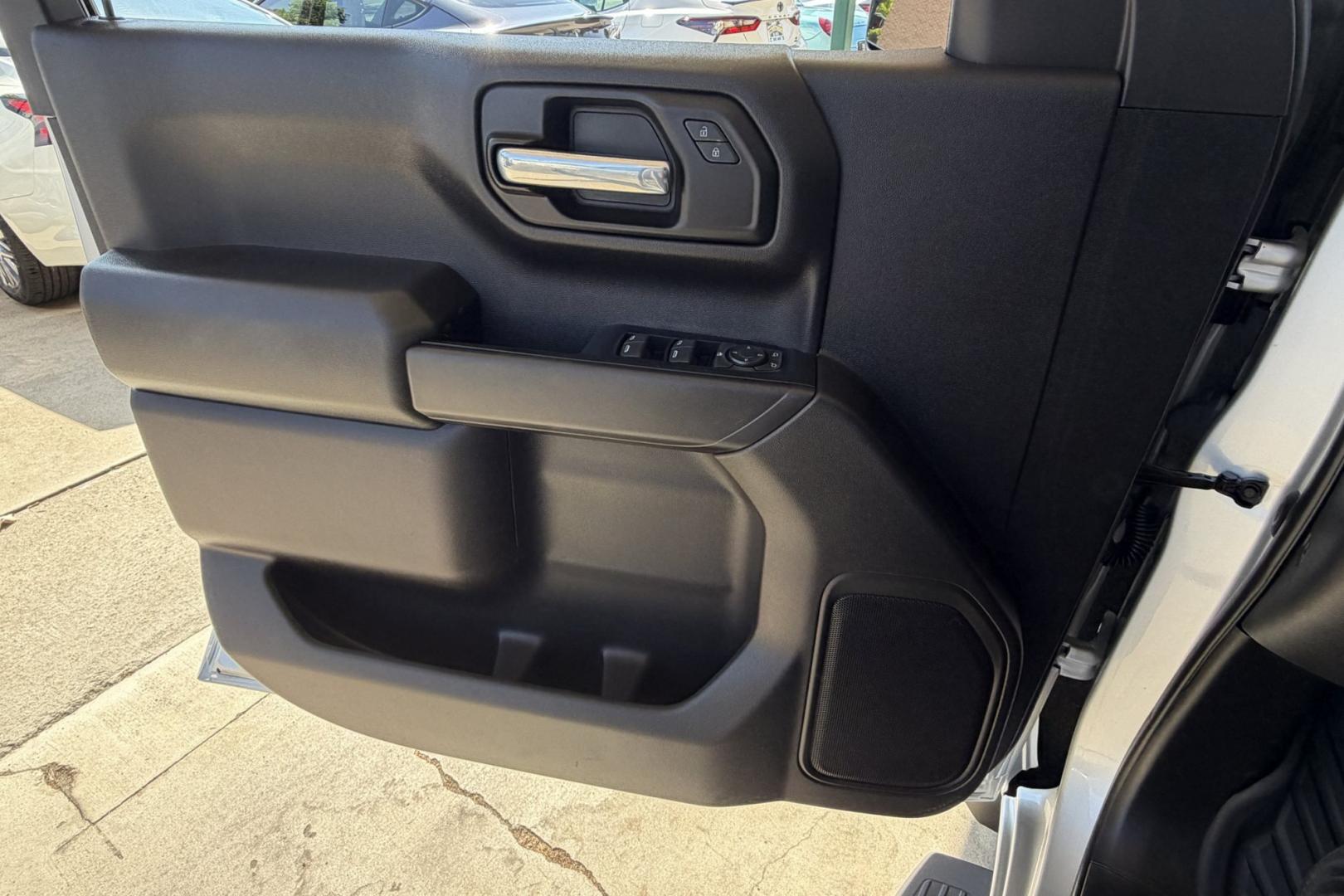 2022 Silver /Black Chevrolet Silverado 1500 Z/71 Trail Boss (3GCPDCED8NG) with an V8 5.3 Liter engine, Automatic 8 Speed transmission, located at 2304 W. Main St., Boise, ID, 83702, (208) 342-7777, 43.622105, -116.218658 - New Tires! Seats 6! Ready To Go!- Photo#6