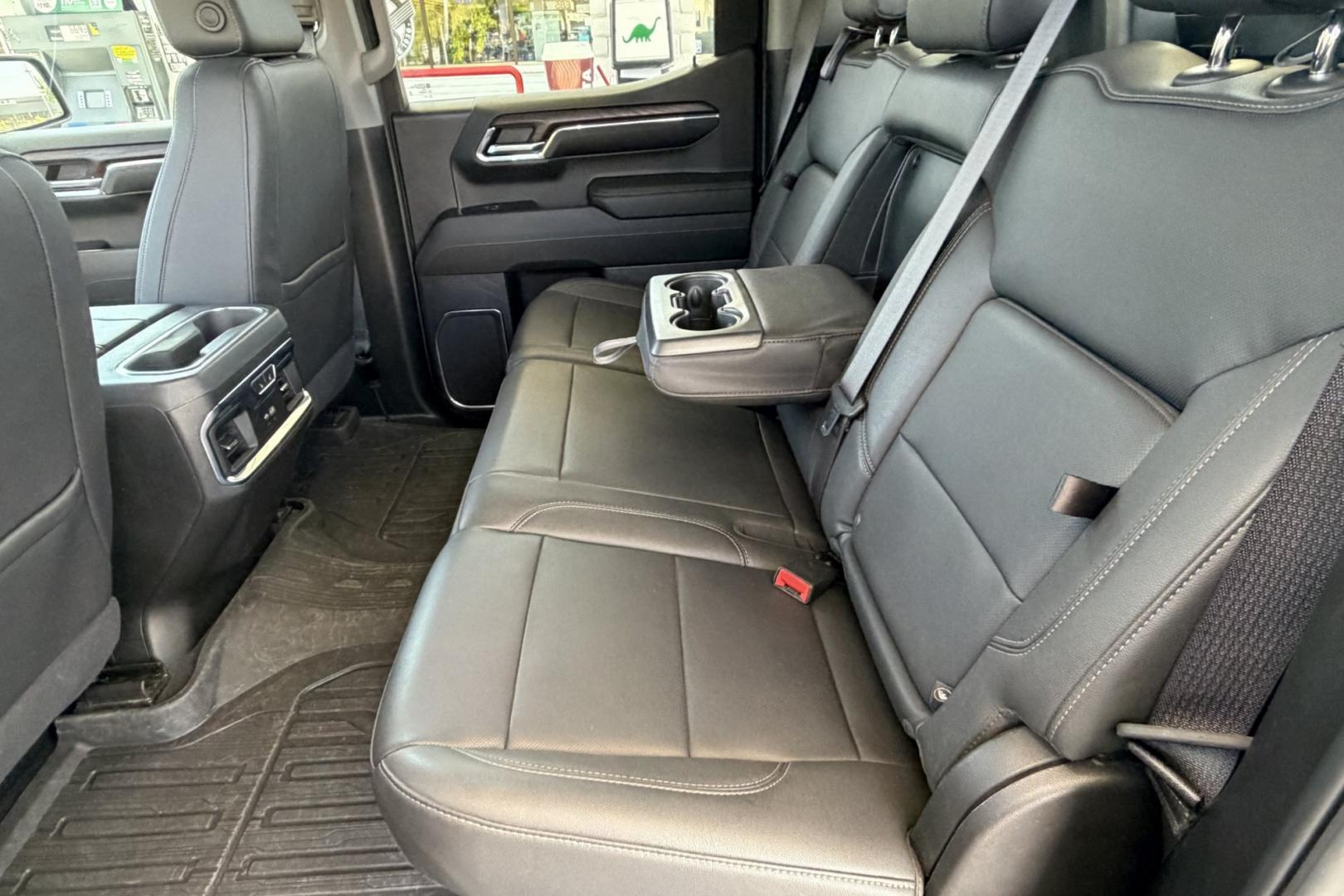 2024 Titanium Rush Metallic /Jet Black GMC Sierra 1500 SLT X31 (1GTUUDE88RZ) with an 6 Cyl 3.0 Liter Duramax Turbo Diesel engine, Automatic 10 Speed transmission, located at 2304 W. Main St., Boise, ID, 83702, (208) 342-7777, 43.622105, -116.218658 - New Tires! Highly Optioned And Ready To Go!- Photo#18