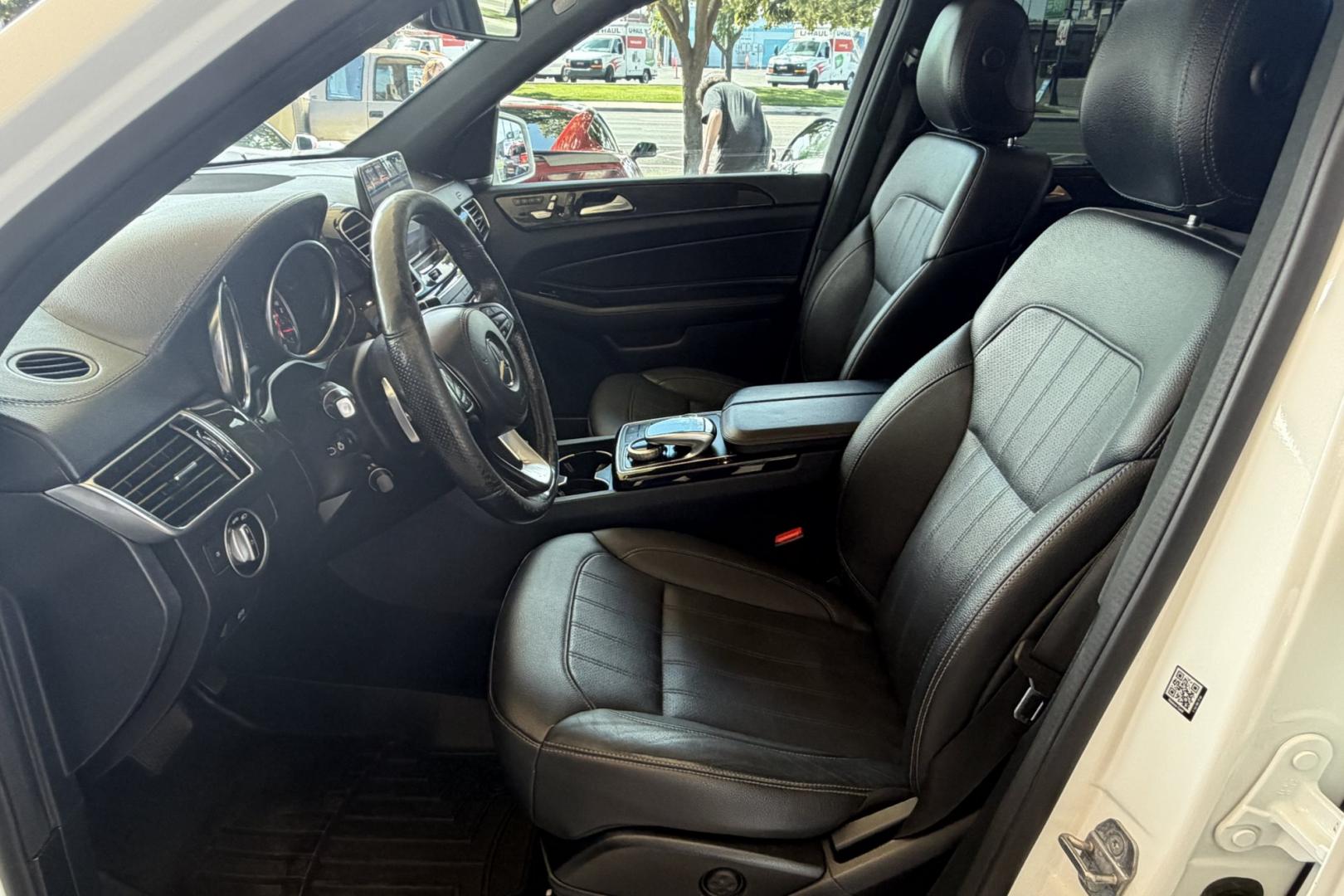 2018 Polar White /Black Mercedes-Benz GLS 450 Premium (4JGDF6EE8JB) with an V6 3.0 Liter Twin Turbo engine, Automatic 9 Speed transmission, located at 2304 W. Main St., Boise, ID, 83702, (208) 342-7777, 43.622105, -116.218658- Photo#18