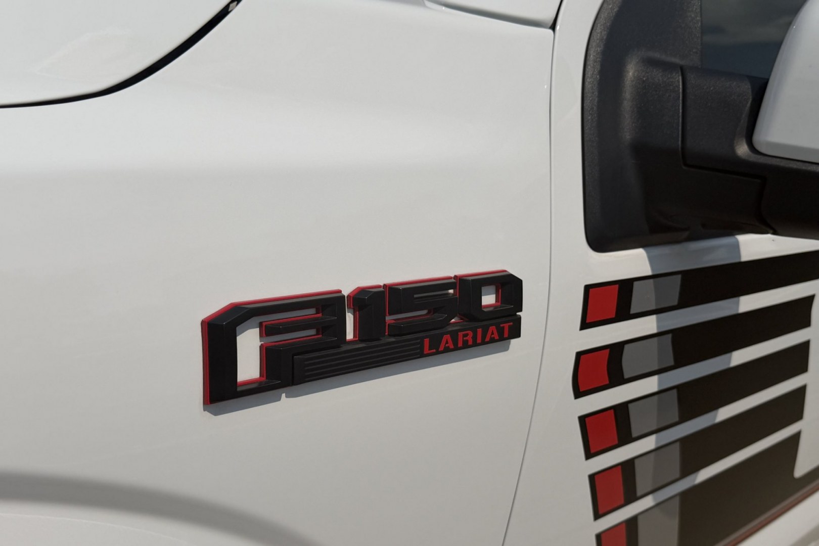 2020 Oxford White /Black/Red Ford F-150 Lariat Sport (1FTEW1E52LF) with an V8 5.0 Liter engine, Automatic 10 Speed transmission, located at 2304 W. Main St., Boise, ID, 83702, (208) 342-7777, 43.622105, -116.218658 - Power Running Boards! Low Mileage! Ready To Go!- Photo#1
