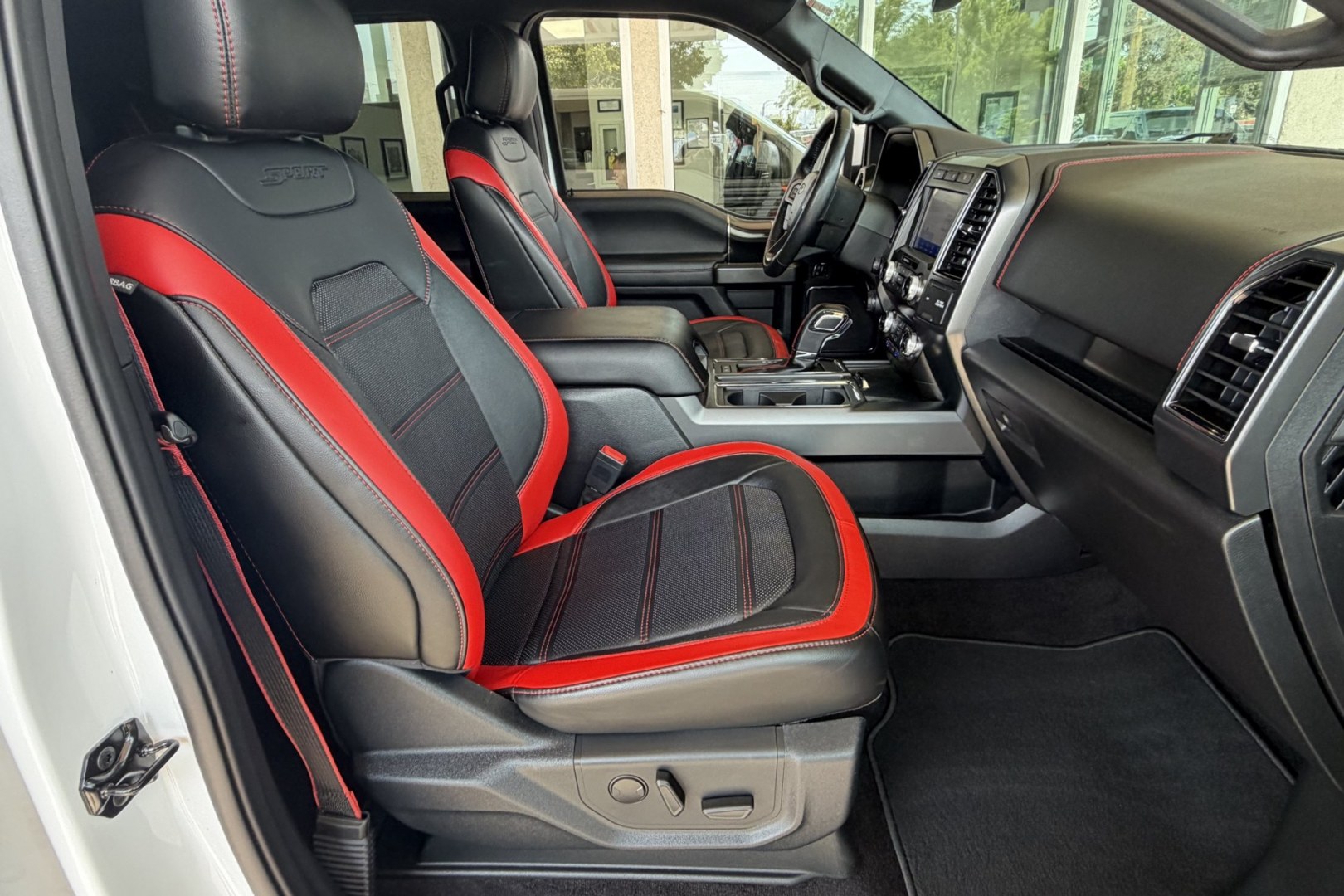 2020 Oxford White /Black/Red Ford F-150 Lariat Sport (1FTEW1E52LF) with an V8 5.0 Liter engine, Automatic 10 Speed transmission, located at 2304 W. Main St., Boise, ID, 83702, (208) 342-7777, 43.622105, -116.218658 - Power Running Boards! Low Mileage! Ready To Go!- Photo#24