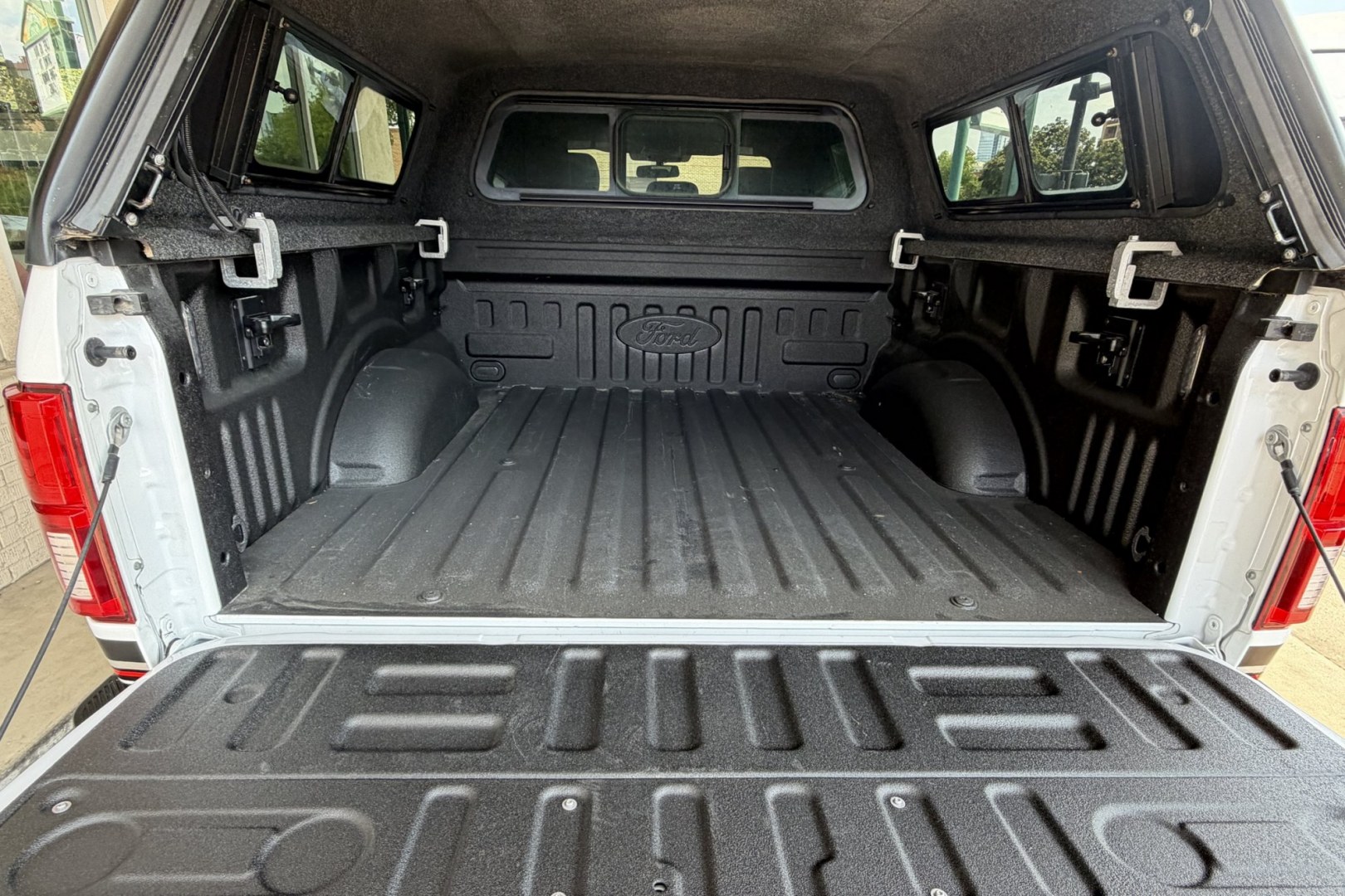 2020 Oxford White /Black/Red Ford F-150 Lariat Sport (1FTEW1E52LF) with an V8 5.0 Liter engine, Automatic 10 Speed transmission, located at 2304 W. Main St., Boise, ID, 83702, (208) 342-7777, 43.622105, -116.218658 - Power Running Boards! Low Mileage! Ready To Go!- Photo#26
