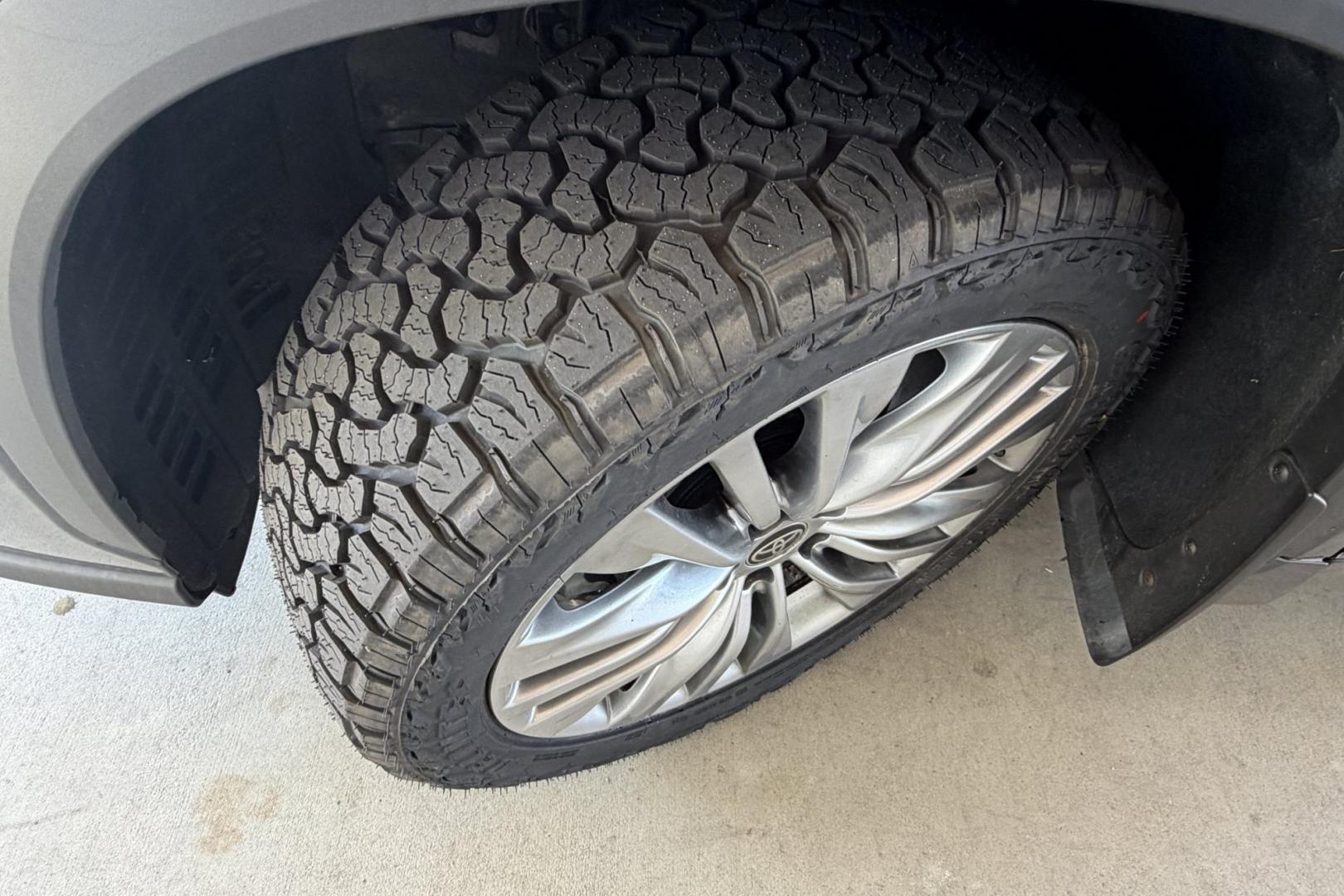 2023 Magnetite Gray Metallic /Black Toyota Highlander Platinum (5TDEBRCH4PS) with an 4 Cyl 2.5 Liter Hybrid engine, Automatic transmission, located at 2304 W. Main St., Boise, ID, 83702, (208) 342-7777, 43.622105, -116.218658 - New Tires! Hard To Find! Great To Own!- Photo#17