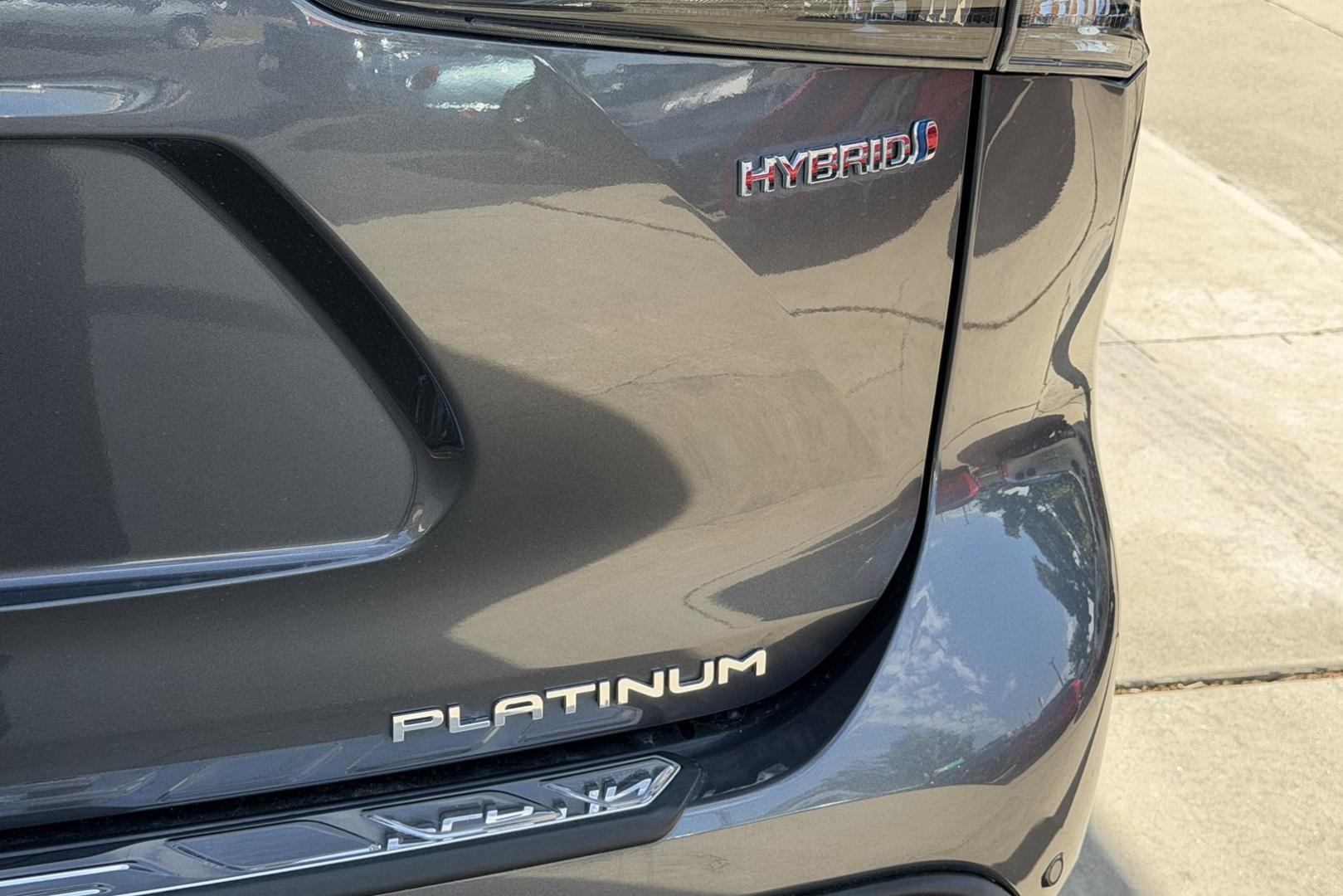 2023 Magnetite Gray Metallic /Black Toyota Highlander Platinum (5TDEBRCH4PS) with an 4 Cyl 2.5 Liter Hybrid engine, Automatic transmission, located at 2304 W. Main St., Boise, ID, 83702, (208) 342-7777, 43.622105, -116.218658 - New Tires! Hard To Find! Great To Own!- Photo#26