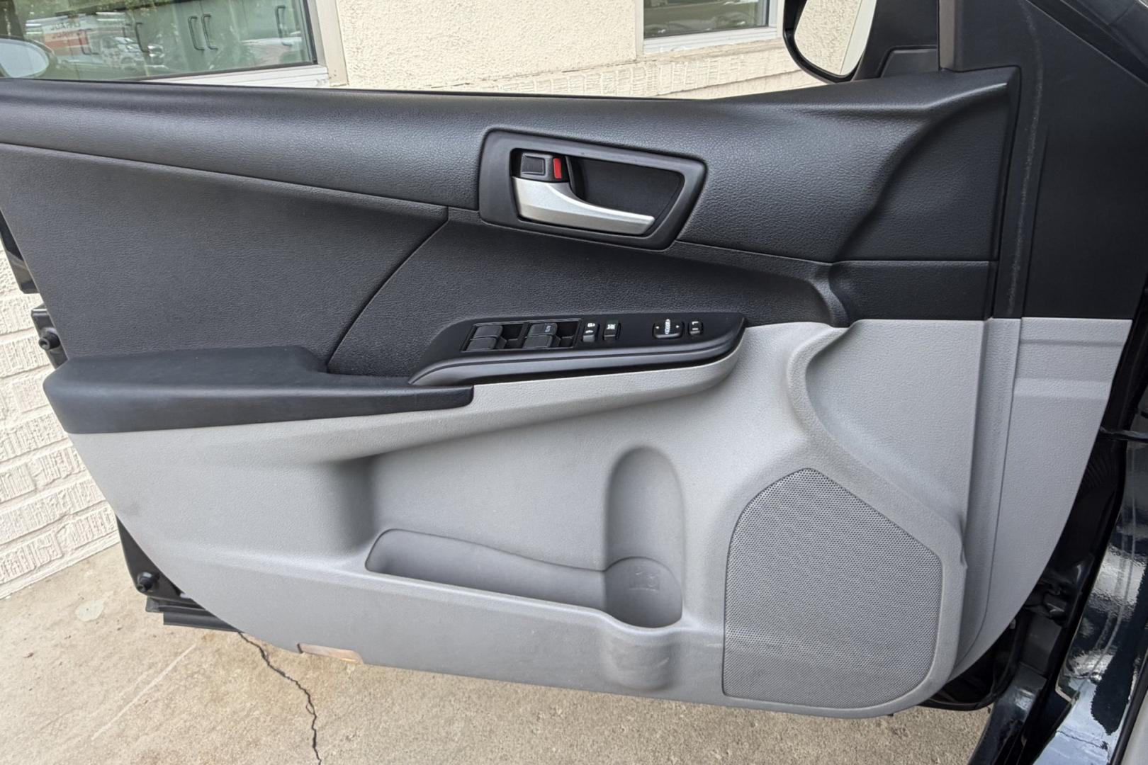 2012 Cosmic Gray Mica /Gray Toyota Camry LE (4T4BF1FK5CR) with an 4Cyl 2.5 Liter engine, Automatic 6 Speed transmission, located at 2304 W. Main St., Boise, ID, 83702, (208) 342-7777, 43.622105, -116.218658 - Great Fuel Economy! Legendary Toyota Model!- Photo#4