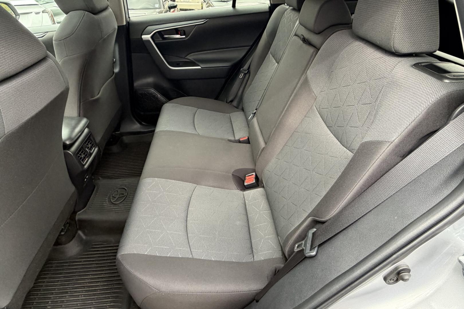 2024 Silver Sky Metallic /Black Toyota RAV4 XLE (2T3P1RFV0RC) with an 4 Cyl 2.5 Liter engine, Automatic 8 Speed transmission, located at 2304 W. Main St., Boise, ID, 83702, (208) 342-7777, 43.622105, -116.218658- Photo#8