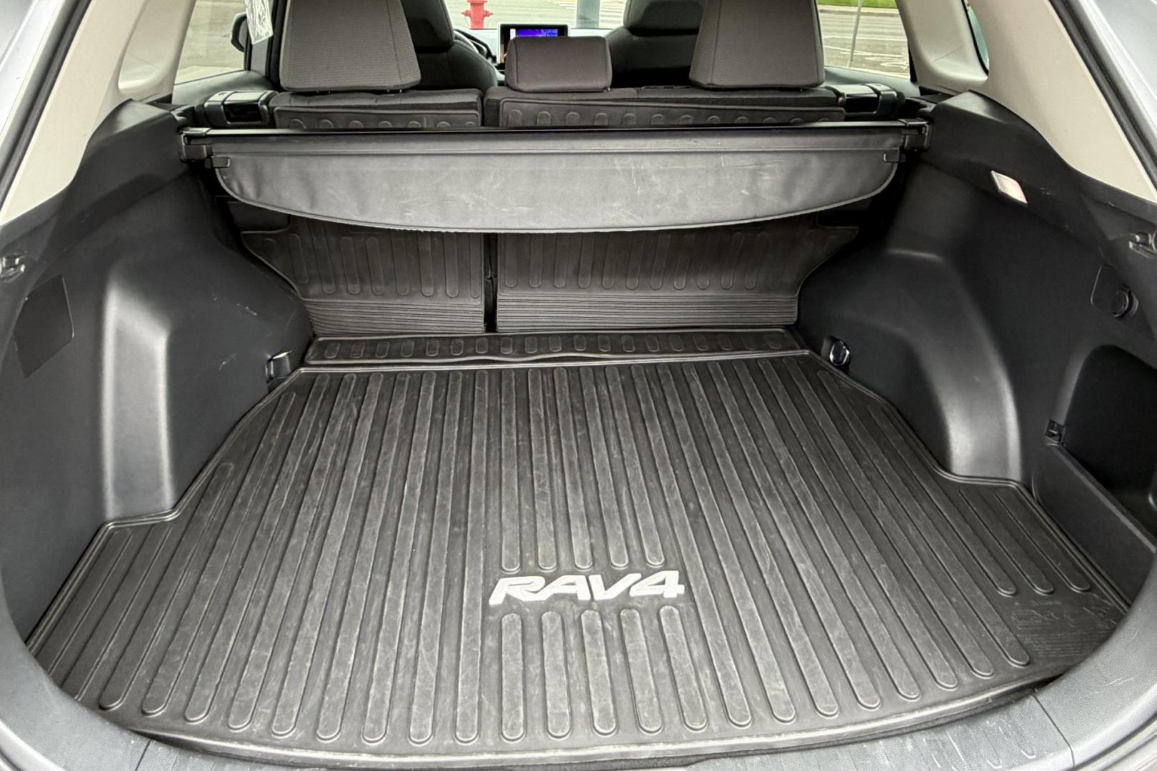 2024 Silver Sky Metallic /Black Toyota RAV4 XLE (2T3P1RFV0RC) with an 4 Cyl 2.5 Liter engine, Automatic 8 Speed transmission, located at 2304 W. Main St., Boise, ID, 83702, (208) 342-7777, 43.622105, -116.218658- Photo#19