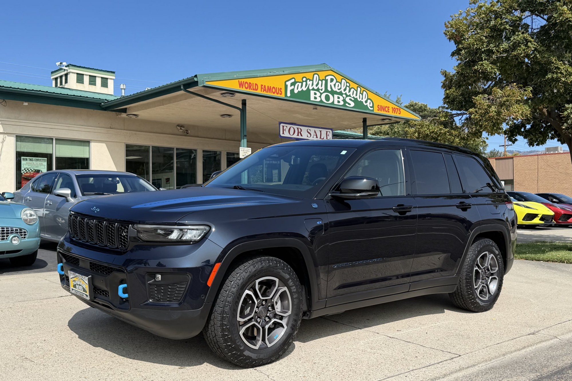 photo of 2023 Jeep Grand Cherokee 4xe Trailhawk 4x4