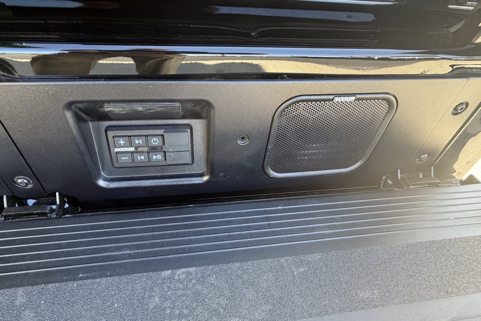 2026 Onxy Black /Obsidian Rush GMC Sierra 2500HD AT4X (1GT4UZEY5TF) with an V8 6.6 Liter Duramax Turbo Diesel engine, Allison Automatic 10 Speed transmission, located at 2304 W. Main St., Boise, ID, 83702, (208) 342-7777, 43.622105, -116.218658 - Low Mileage! Loaded And Stunning!- Photo#28