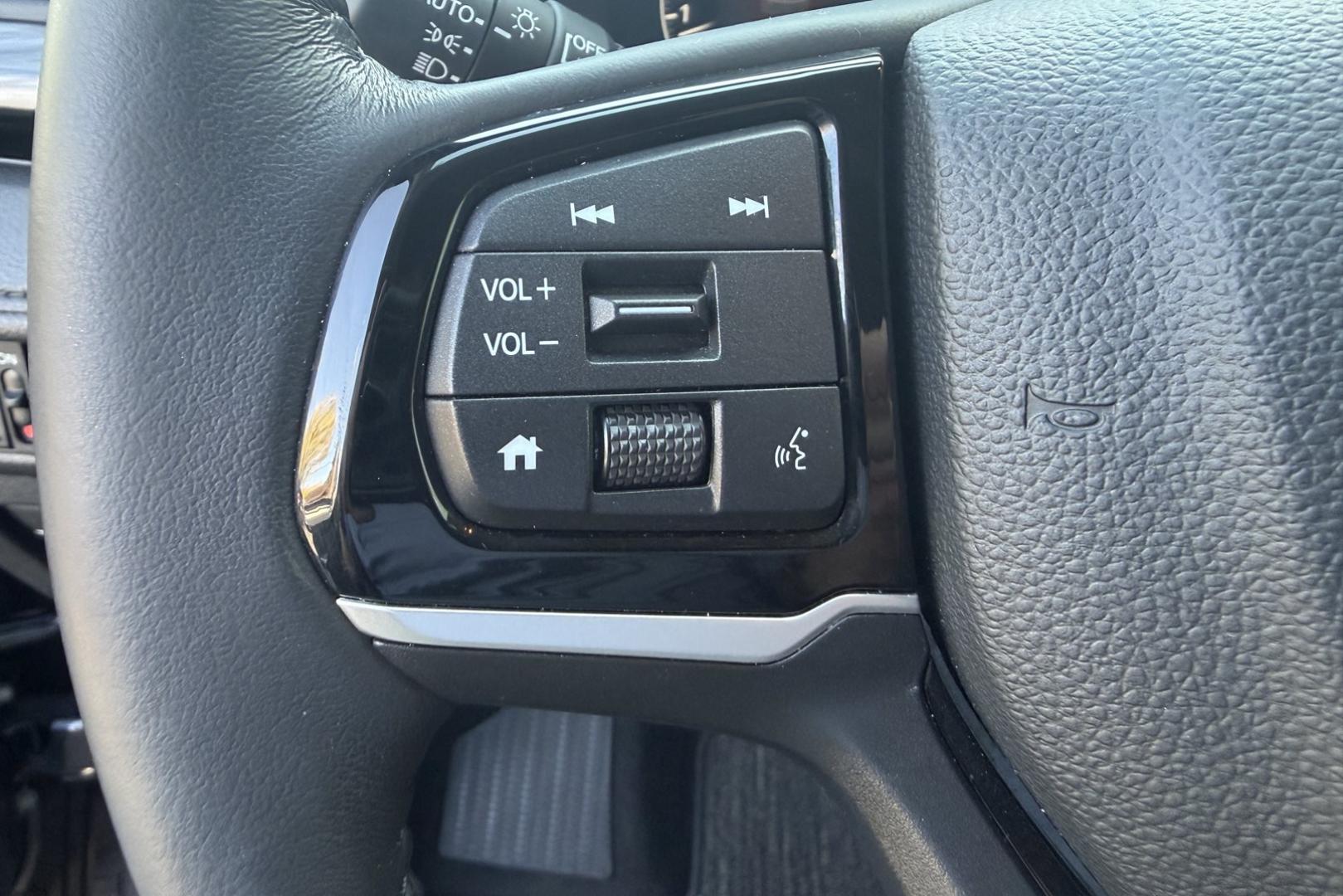 2025 Modern Steel Metallic /Gray Honda Odyssey Elite (5FNRL6H97SB) with an 3.5L V6 SOHC 24V engine, Automatic 10 Speed transmission, located at 2304 W. Main St., Boise, ID, 83702, (208) 342-7777, 43.622105, -116.218658 - Low Mileage! Highly Optioned Elite Trim! Factory Entertainment System!- Photo#15