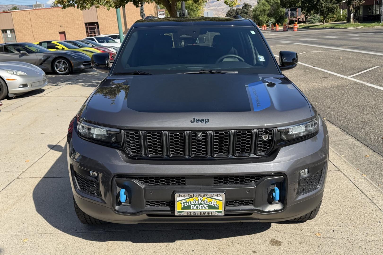 2022 Baltic Grey Metallic /Black Jeep Grand Cherokee 4xe Trailhawk (1C4RJYC61N8) with an 2.0L L4 DOHC 16V HYBRID engine, Automatic 8 Speed transmission, located at 2304 W. Main St., Boise, ID, 83702, (208) 342-7777, 43.622105, -116.218658 - One Owner Jeep! Loaded With Comfort And Safety Features! Amazing Fuel Economy!- Photo#3