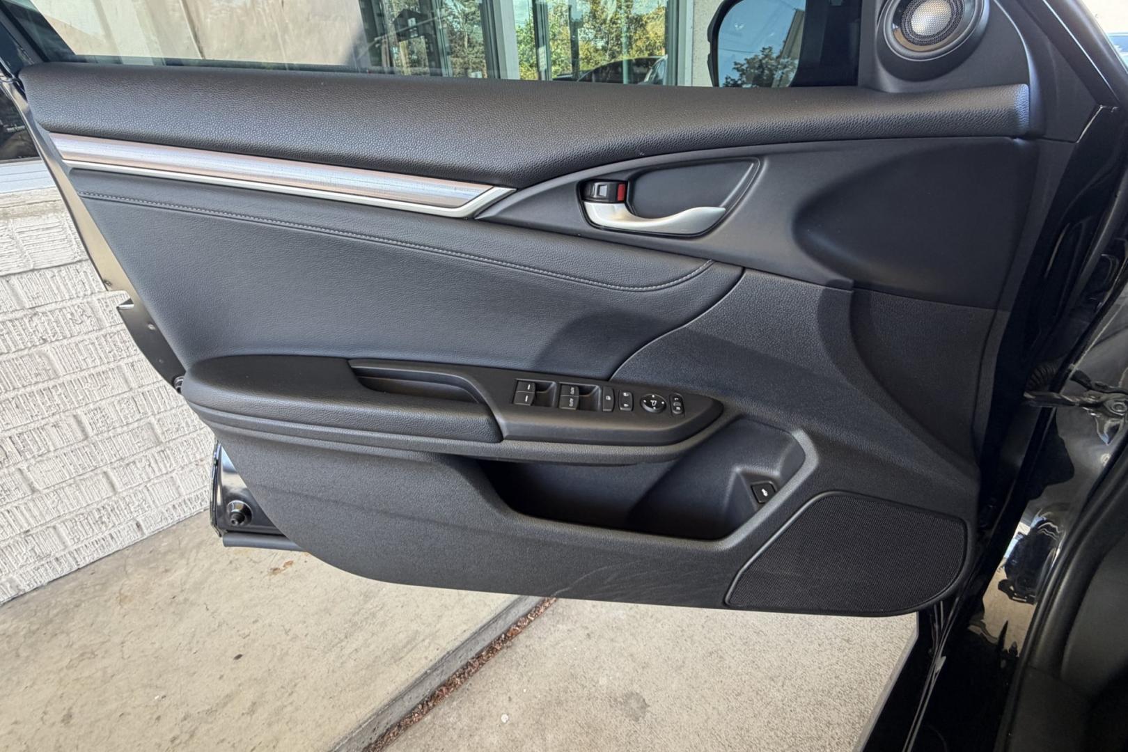 2019 Crystal Black Pearl /Black Honda Civic Touring (JHMFC1F99KX) with an 4 Cyl 1.5 Liter Turbo engine, Automatic transmission, located at 2304 W. Main St., Boise, ID, 83702, (208) 342-7777, 43.622105, -116.218658 - Highly Optioned! Clean Civic Touring!- Photo#8