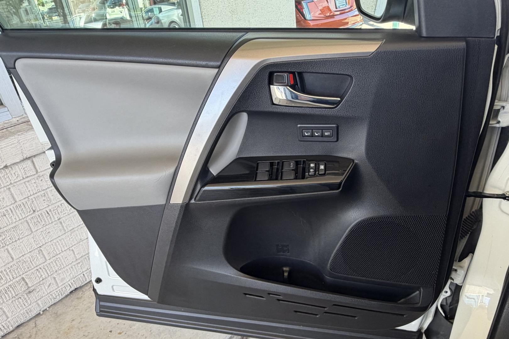 2018 Blizzard Pearl /Gray Toyota RAV4 Limited (JTMYFREVXJJ) with an 4 Cyl 2.5 Liter engine, Automatic transmission, located at 2304 W. Main St., Boise, ID, 83702, (208) 342-7777, 43.622105, -116.218658 - Stunning & Low Mileage RAV4 Limited! Hard To Find! Great To Own!- Photo#9