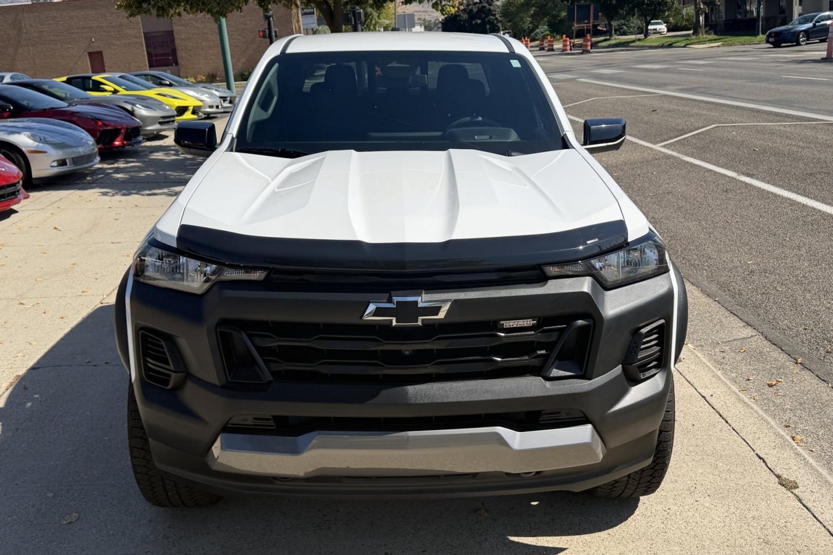 2024 Summit White /Black Chevrolet Colorado Trail Boss (1GCPTEEK2R1) with an 4 Cyl 2.7 Liter engine, Automatic 8 Speed transmission, located at 2304 W. Main St., Boise, ID, 83702, (208) 342-7777, 43.622105, -116.218658 - Remaining Factory Warranty! Wireless Apple Car Play/Android Auto! Nicely Optioned!- Photo#3