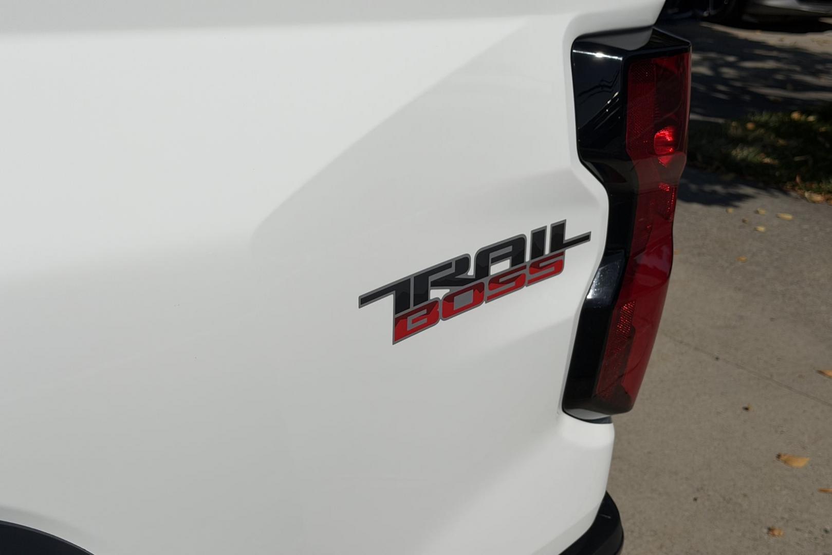 2024 Summit White /Black Chevrolet Colorado Trail Boss (1GCPTEEK2R1) with an 4 Cyl 2.7 Liter engine, Automatic 8 Speed transmission, located at 2304 W. Main St., Boise, ID, 83702, (208) 342-7777, 43.622105, -116.218658 - Remaining Factory Warranty! Wireless Apple Car Play/Android Auto! Nicely Optioned!- Photo#4