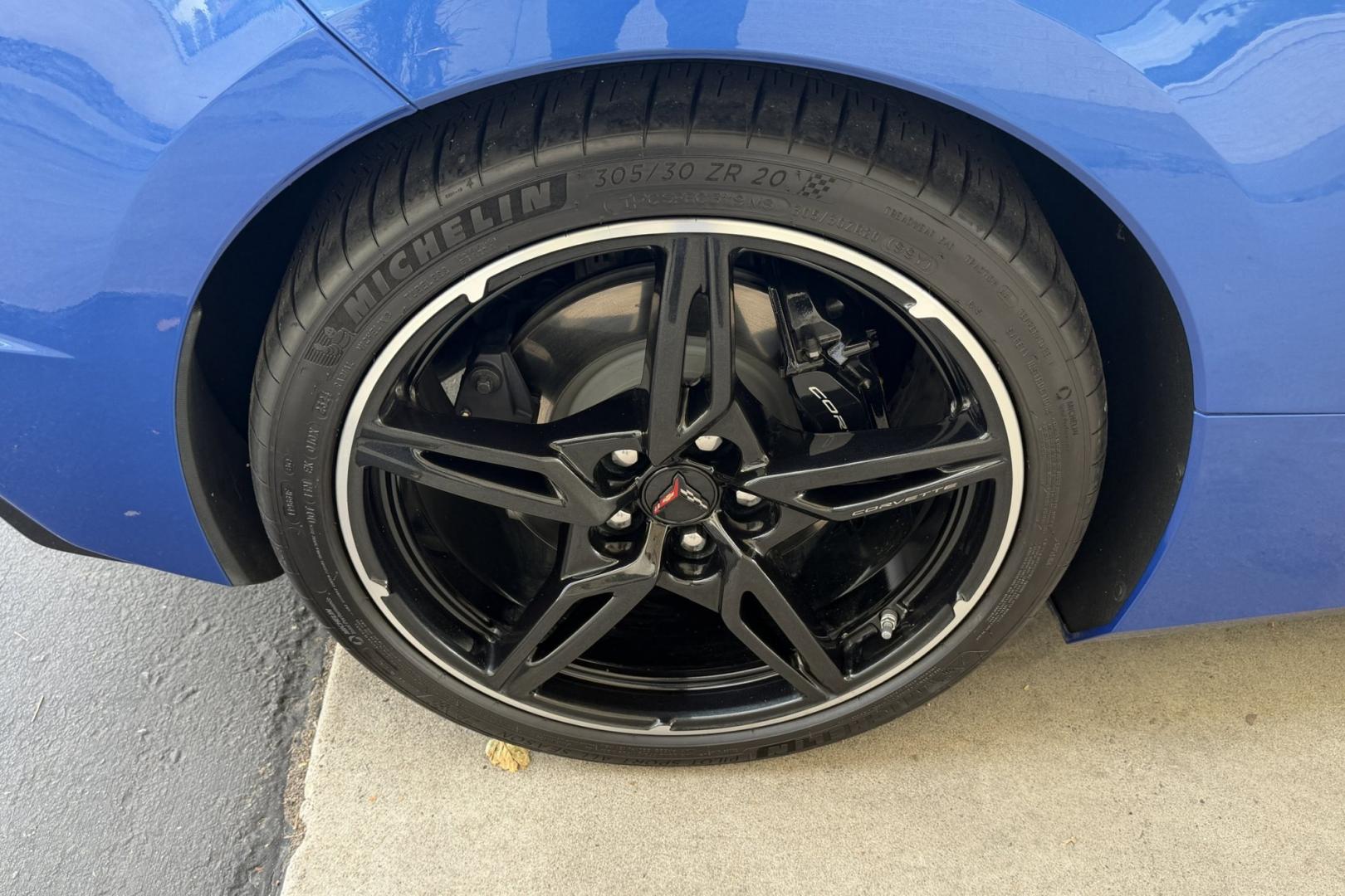 2022 Elkhart Lake Blue Metallic /Natural Dipped Chevrolet Corvette Stingray 2LT (1G1YB3D47N5) with an V8 6.2 Liter engine, Automatic 8 Speed transmission, located at 2304 W. Main St., Boise, ID, 83702, (208) 342-7777, 43.622105, -116.218658 - Nicely Optioned! Elkhart Lake Blue Metallic C8 Convertible!- Photo#25