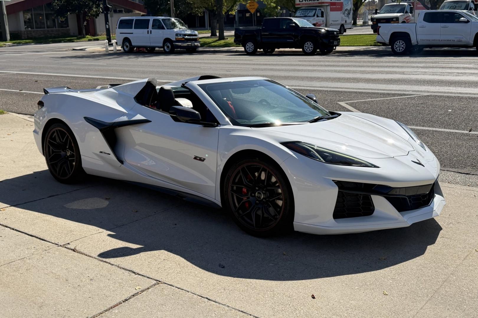 2023 White Pearl Metallic /Ceramic White Chevrolet Corvette Stingray Z/06 Convertible 70th Anniversary Z/06 Convertible 3LZ (1G1YF3D37P5) with an V8 5.5 Liter engine, Automatic 8 Speed transmission, located at 2304 W. Main St., Boise, ID, 83702, (208) 342-7777, 43.622105, -116.218658 - Stunning 70th Anniversary Z/06 3LZ Convertible with Lift!- Photo#2