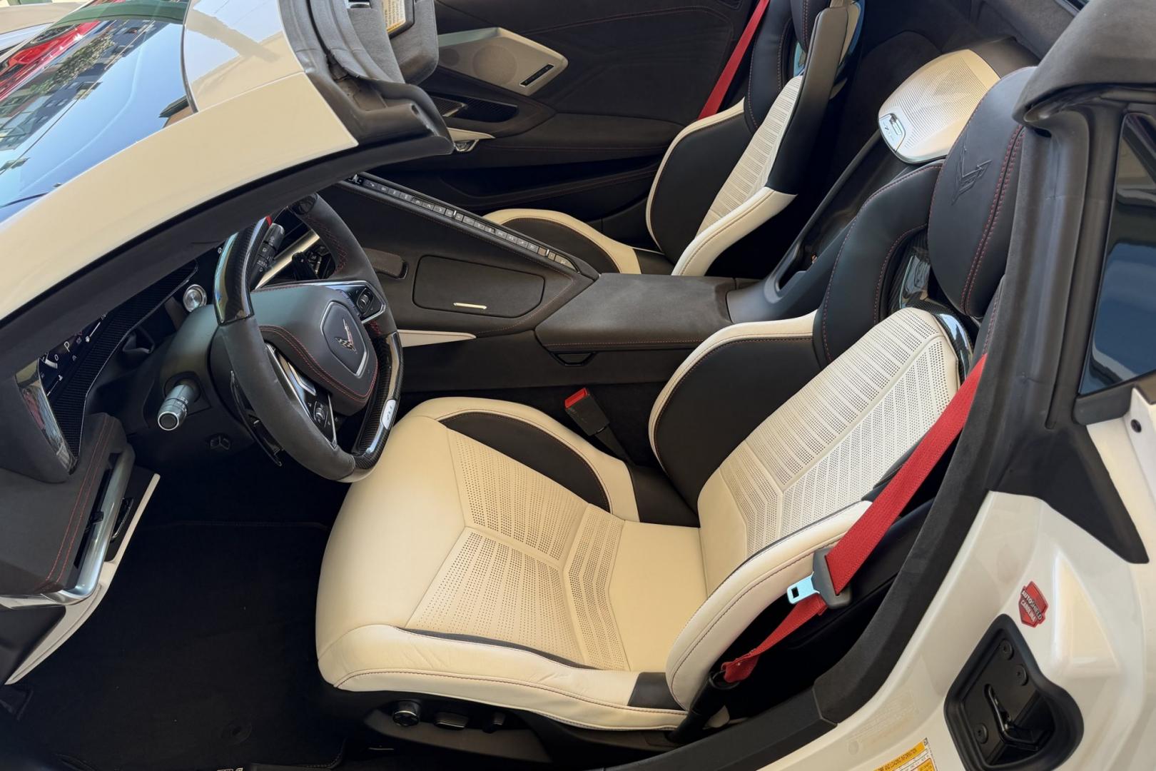 2023 White Pearl Metallic /Ceramic White Chevrolet Corvette Stingray Z/06 Convertible 70th Anniversary Z/06 Convertible 3LZ (1G1YF3D37P5) with an V8 5.5 Liter engine, Automatic 8 Speed transmission, located at 2304 W. Main St., Boise, ID, 83702, (208) 342-7777, 43.622105, -116.218658 - Stunning 70th Anniversary Z/06 3LZ Convertible with Lift!- Photo#14