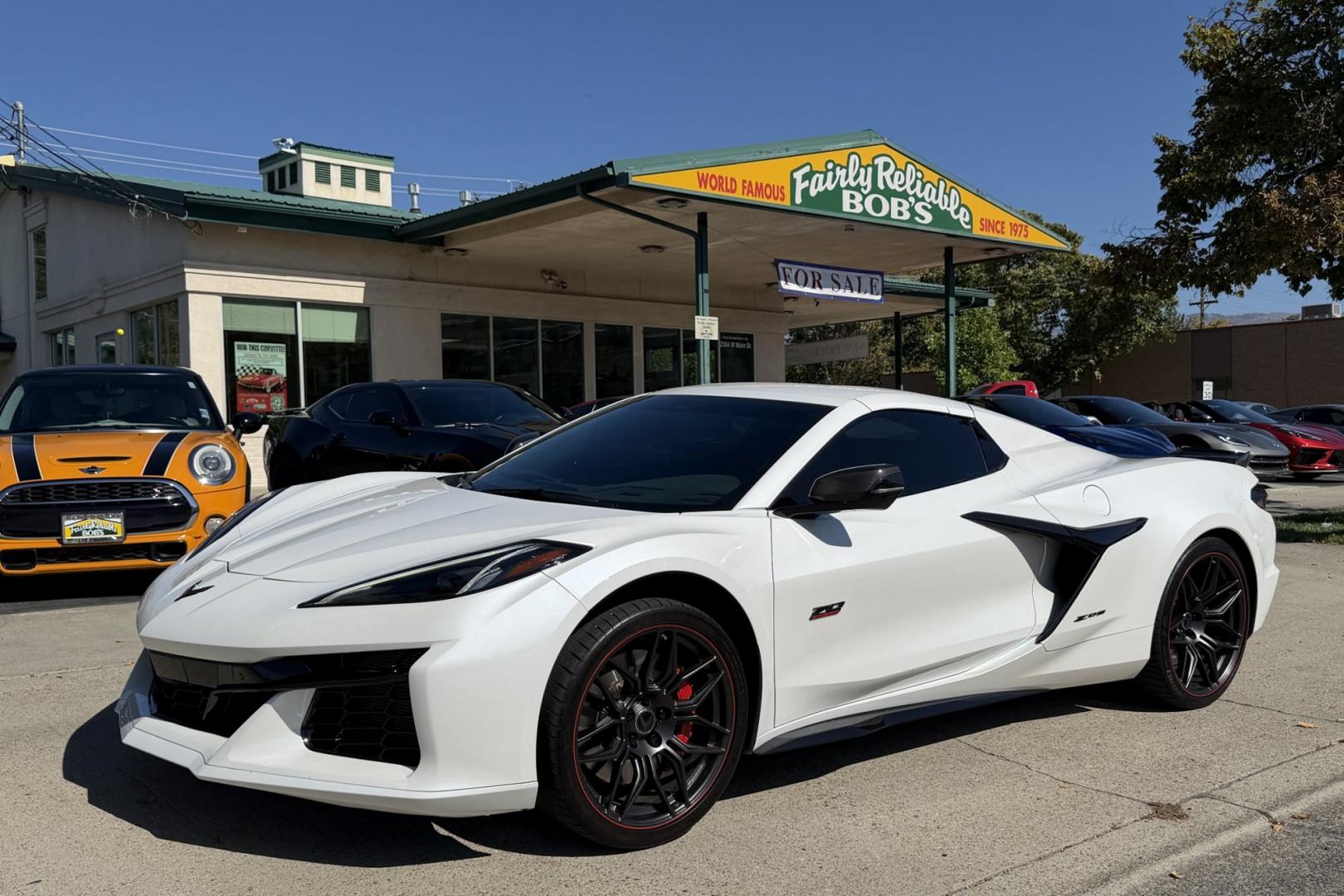 2023 White Pearl Metallic /Ceramic White Chevrolet Corvette Stingray Z/06 Convertible 70th Anniversary Z/06 Convertible 3LZ (1G1YF3D37P5) with an V8 5.5 Liter engine, Automatic 8 Speed transmission, located at 2304 W. Main St., Boise, ID, 83702, (208) 342-7777, 43.622105, -116.218658 - Stunning 70th Anniversary Z/06 3LZ Convertible with Lift!- Photo#28