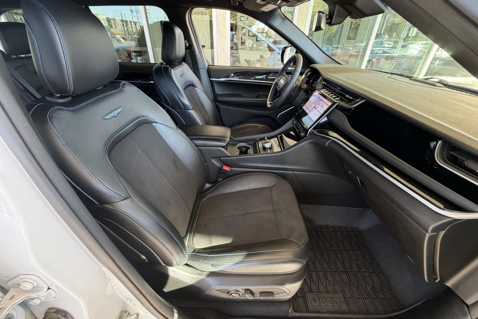 2024 Bright White Clear /Black Jeep Grand Cherokee 4xe TrailHawk 4xe (1C4RJYC60R8) with an 4 Cyl 2.0 Liter Hybrid engine, Automatic 8 Speed transmission, located at 2304 W. Main St., Boise, ID, 83702, (208) 342-7777, 43.622105, -116.218658 - Save On Fuel! Drive In Comfort, Safety And Style!- Photo#24
