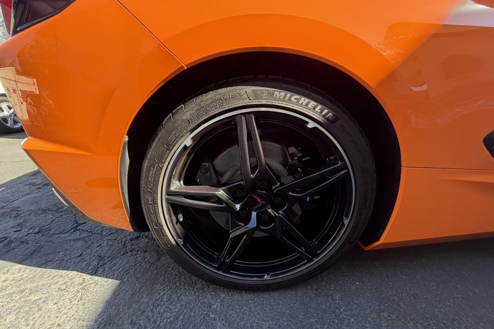 2022 Amplify Orange /Natural Dipped Chevrolet Corvette Stingray Convertible 3LT Z/51 (1G1YC3D43N5) with an V8 6.2 Liter engine, Automatic 8 Speed transmission, located at 2304 W. Main St., Boise, ID, 83702, (208) 342-7777, 43.622105, -116.218658 - 3LT Z/51 With Lift! Stingray Convertible!- Photo#25