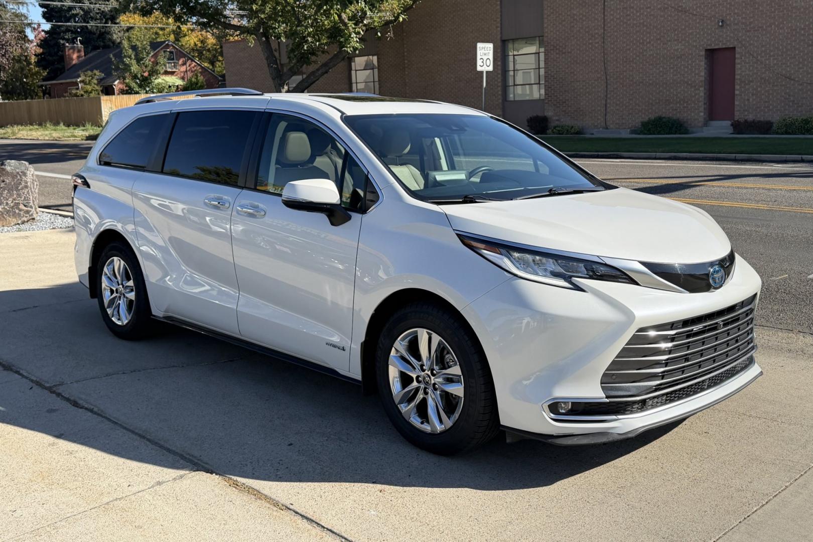 2021 Blizzard Pearl /Tan Toyota Sienna Hybrid Limited (5TDGSKFC1MS) with an 4 Cyl 2.5 Liter Hybrid engine, Automatic transmission, located at 2304 W. Main St., Boise, ID, 83702, (208) 342-7777, 43.622105, -116.218658 - Hard To Find! Great To Own! New Tires Too!- Photo#2