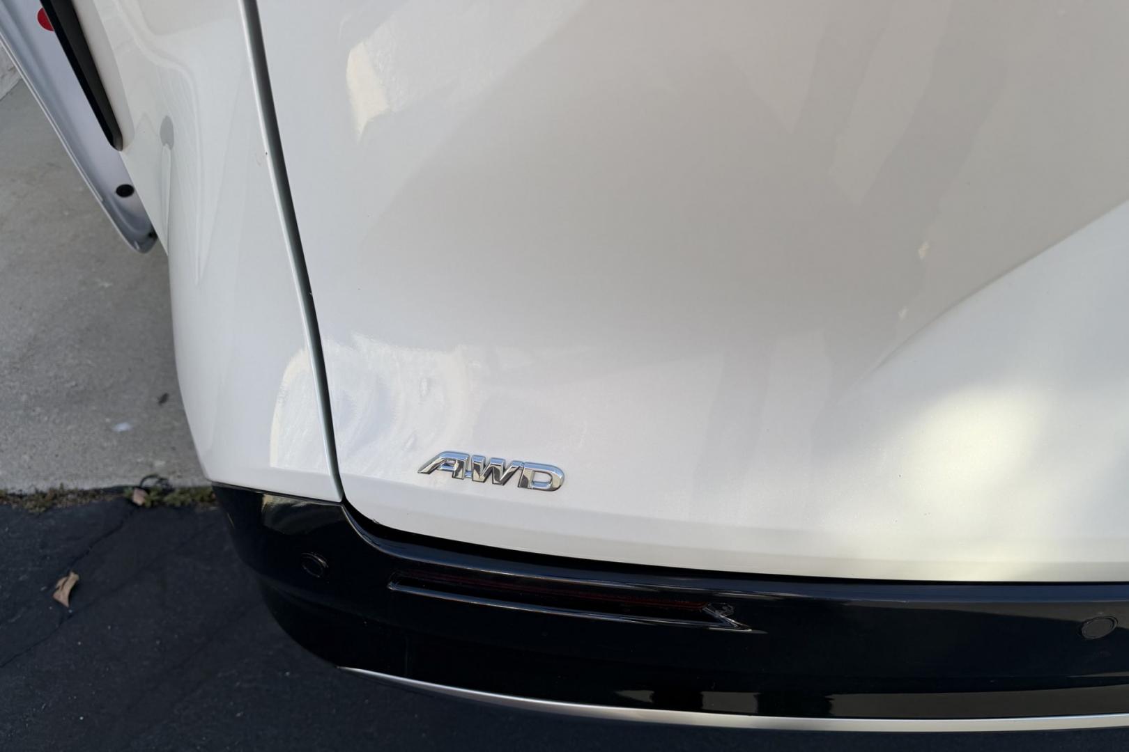 2021 Blizzard Pearl /Tan Toyota Sienna Hybrid Limited (5TDGSKFC1MS) with an 4 Cyl 2.5 Liter Hybrid engine, Automatic transmission, located at 2304 W. Main St., Boise, ID, 83702, (208) 342-7777, 43.622105, -116.218658 - Hard To Find! Great To Own! New Tires Too!- Photo#26