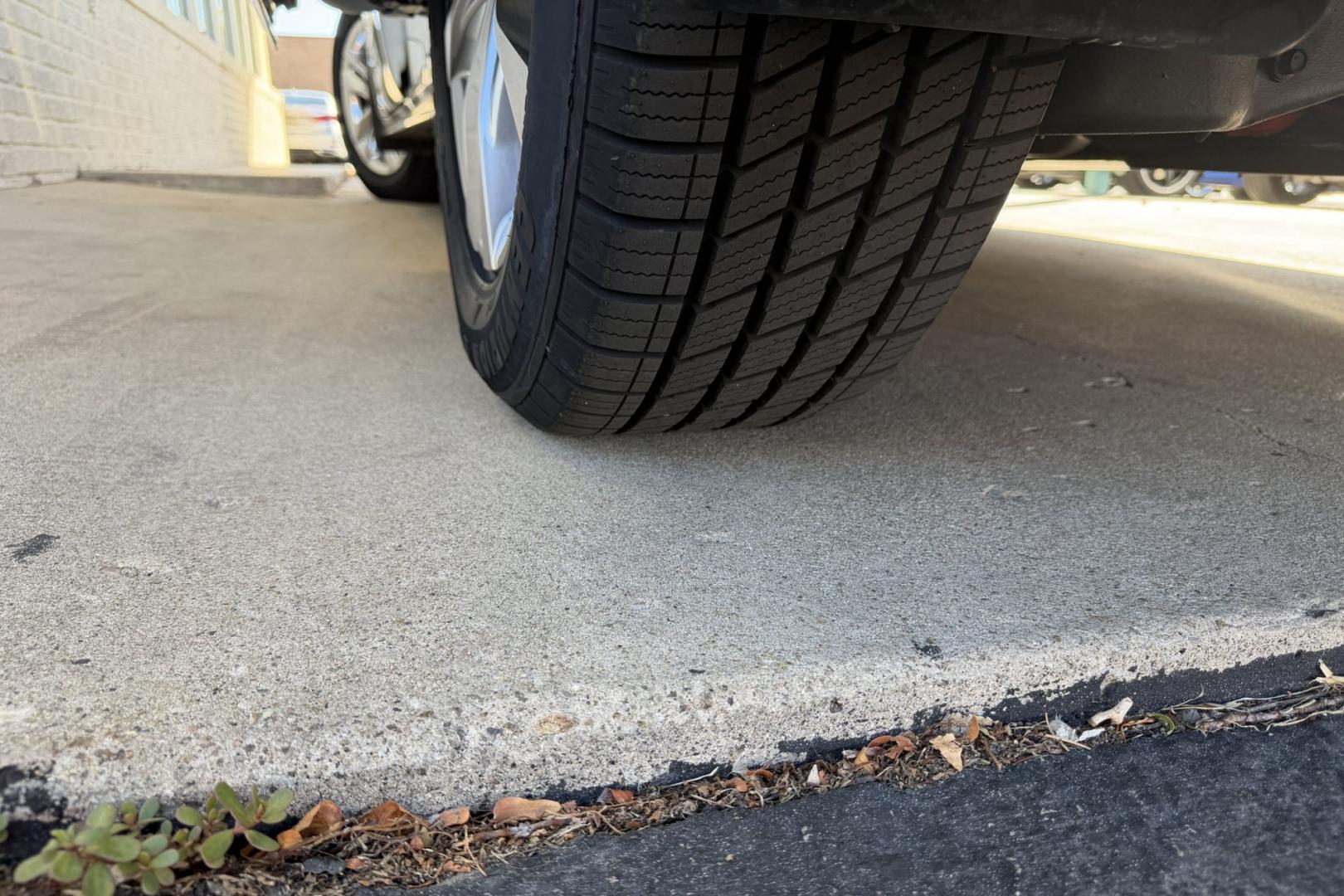 2021 Blizzard Pearl /Tan Toyota Sienna Hybrid Limited (5TDGSKFC1MS) with an 4 Cyl 2.5 Liter Hybrid engine, Automatic transmission, located at 2304 W. Main St., Boise, ID, 83702, (208) 342-7777, 43.622105, -116.218658 - Hard To Find! Great To Own! New Tires Too!- Photo#30