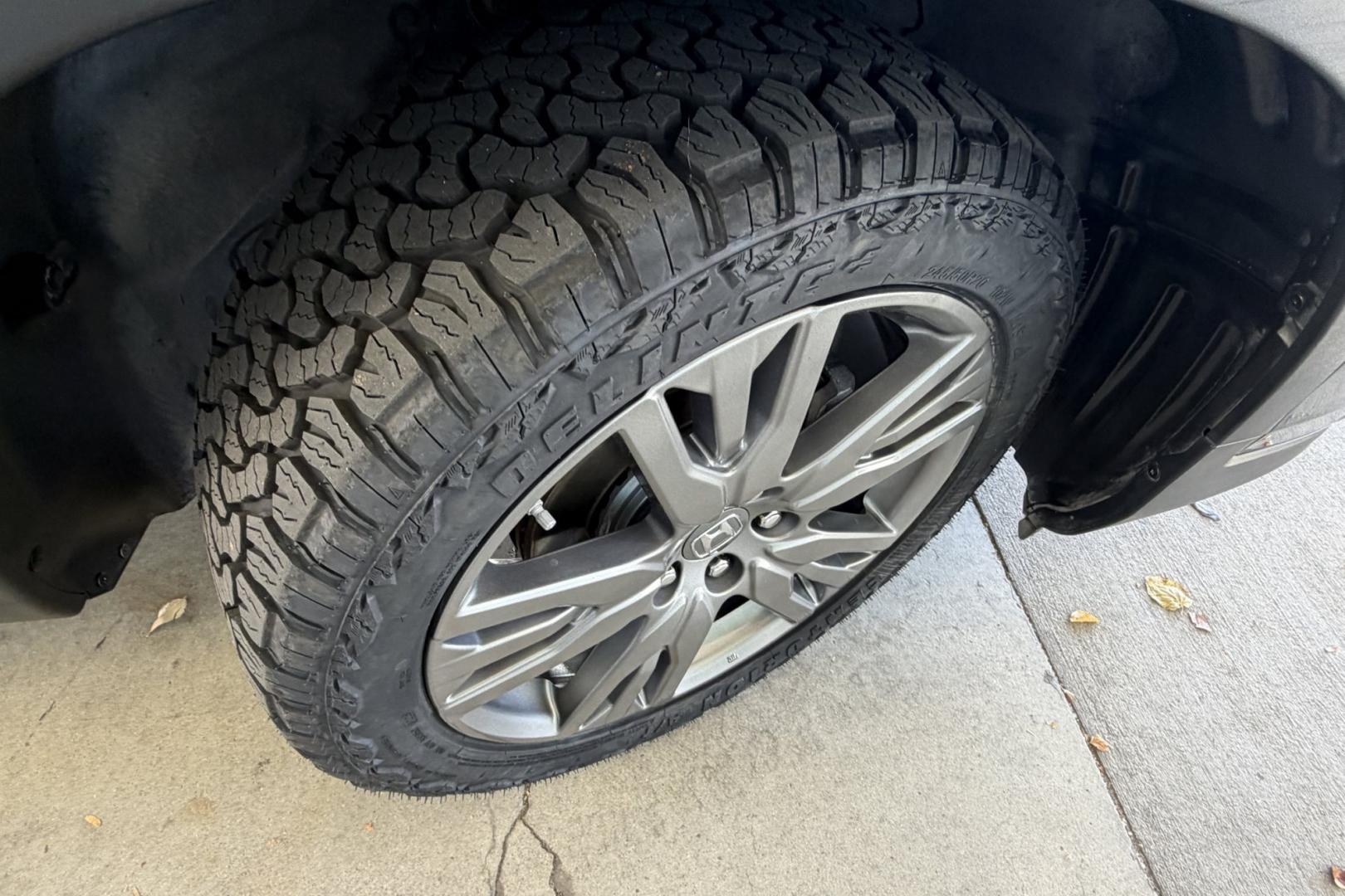 2020 Black /Black Honda Passport EX-L (5FNYF8H5XLB) with an V6 3.5 Liter engine, Automatic 6 Speed transmission, located at 2304 W. Main St., Boise, ID, 83702, (208) 342-7777, 43.622105, -116.218658 - New Tires! All Wheel Drive! Nicely Optioned!- Photo#20