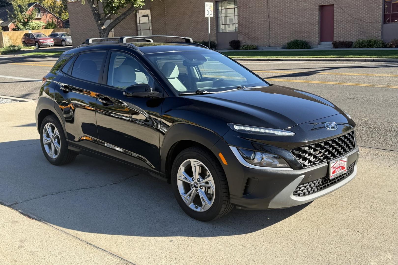 2022 Abyss Black Pearl /Gray Hyundai Kona SEL (KM8K3CAB3NU) with an 4 Cyl 2.0 Liter engine, Automatic transmission, located at 2304 W. Main St., Boise, ID, 83702, (208) 342-7777, 43.622105, -116.218658 - Great Fuel Economy! Heated Seats! Sunroof Too!- Photo#2